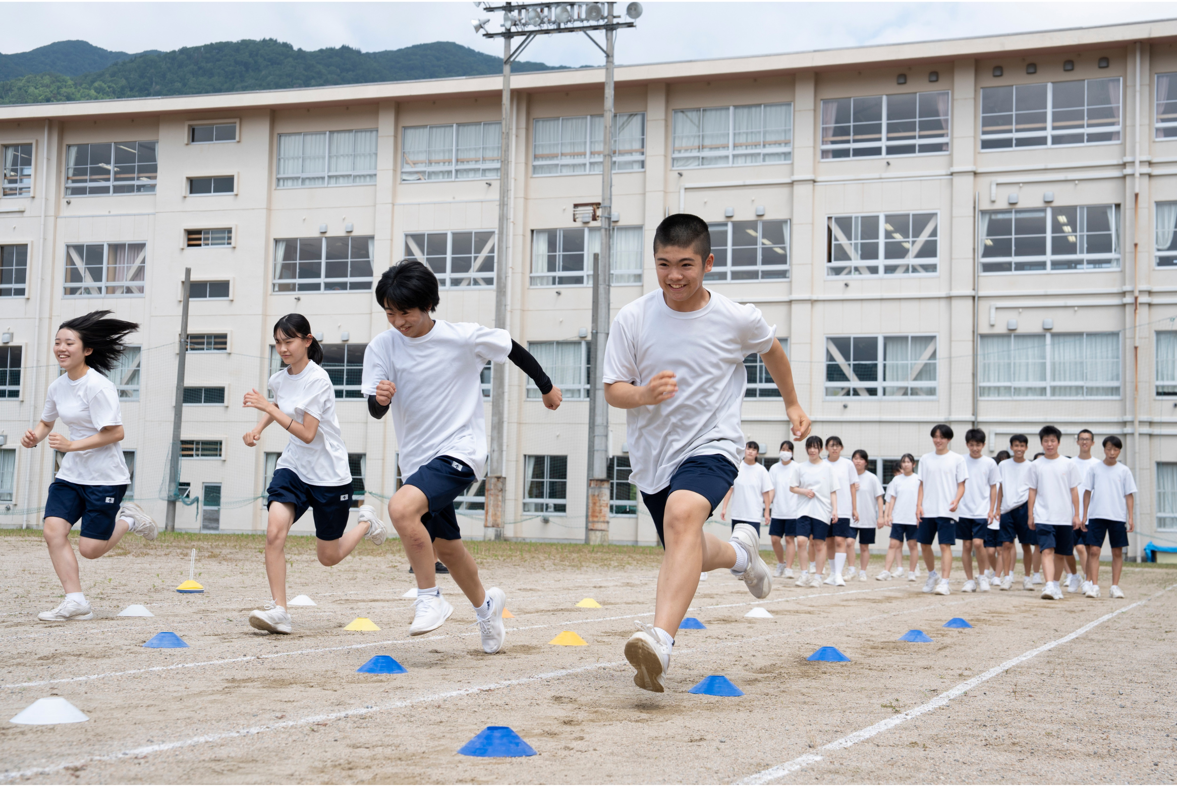 神岡中でトップアスリートによる技術指導と夢を語る会
