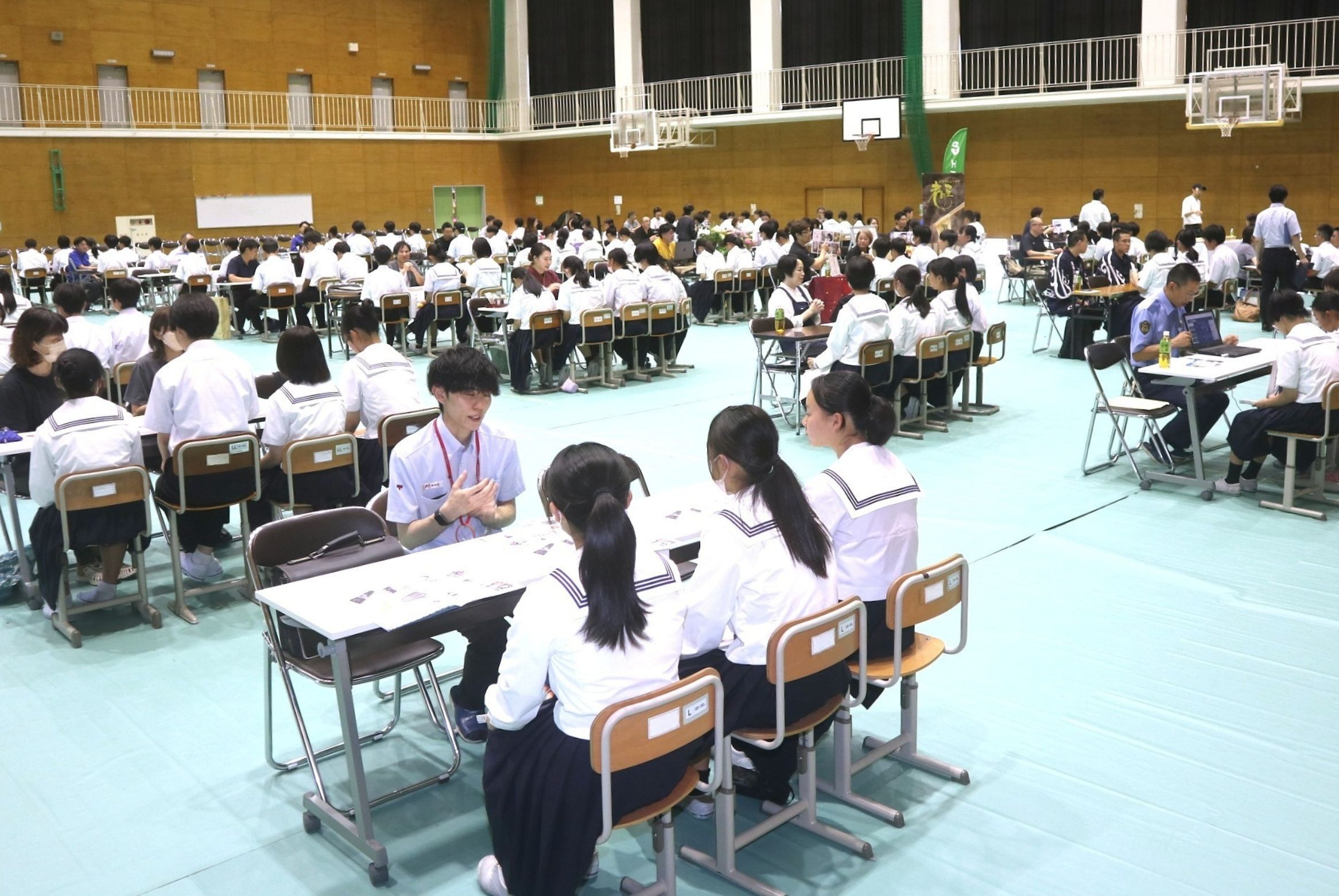 「ふるさと職業展」開く～市内企業が中学生にラブコール