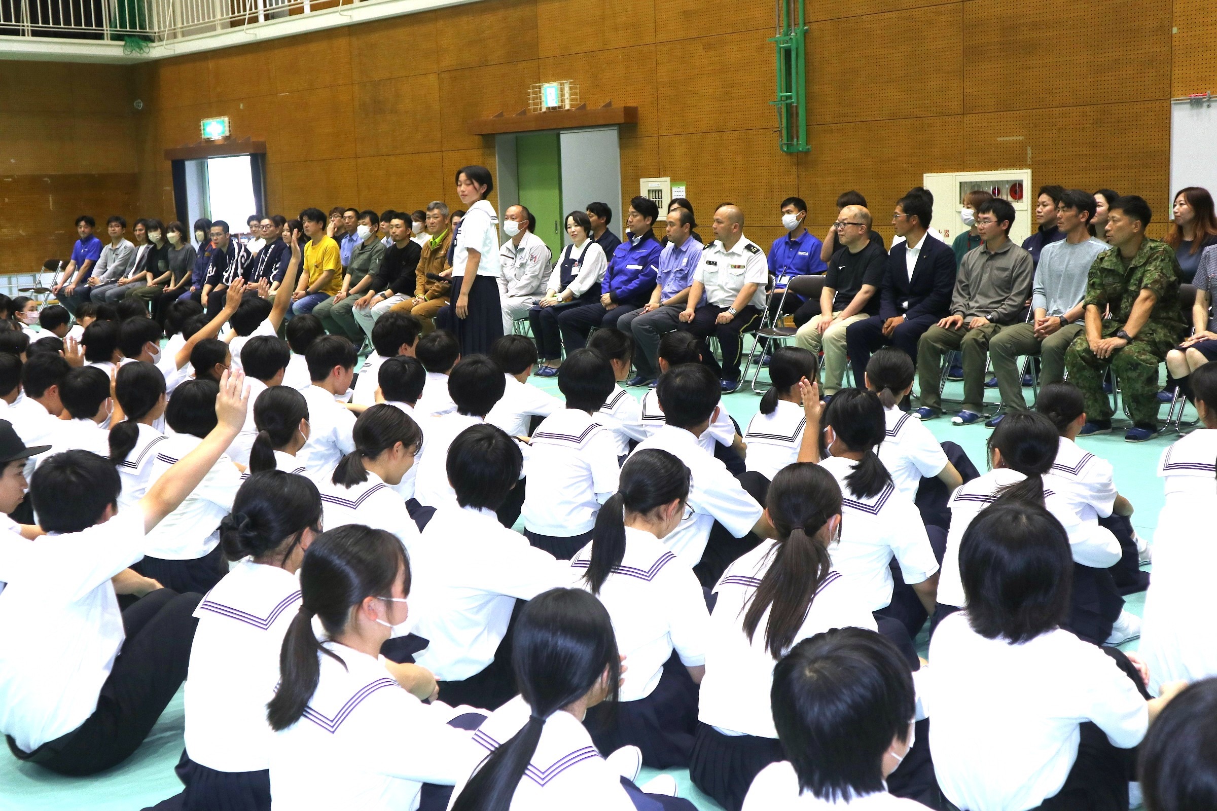 「ふるさと職業展」開く～市内企業が中学生にラブコール