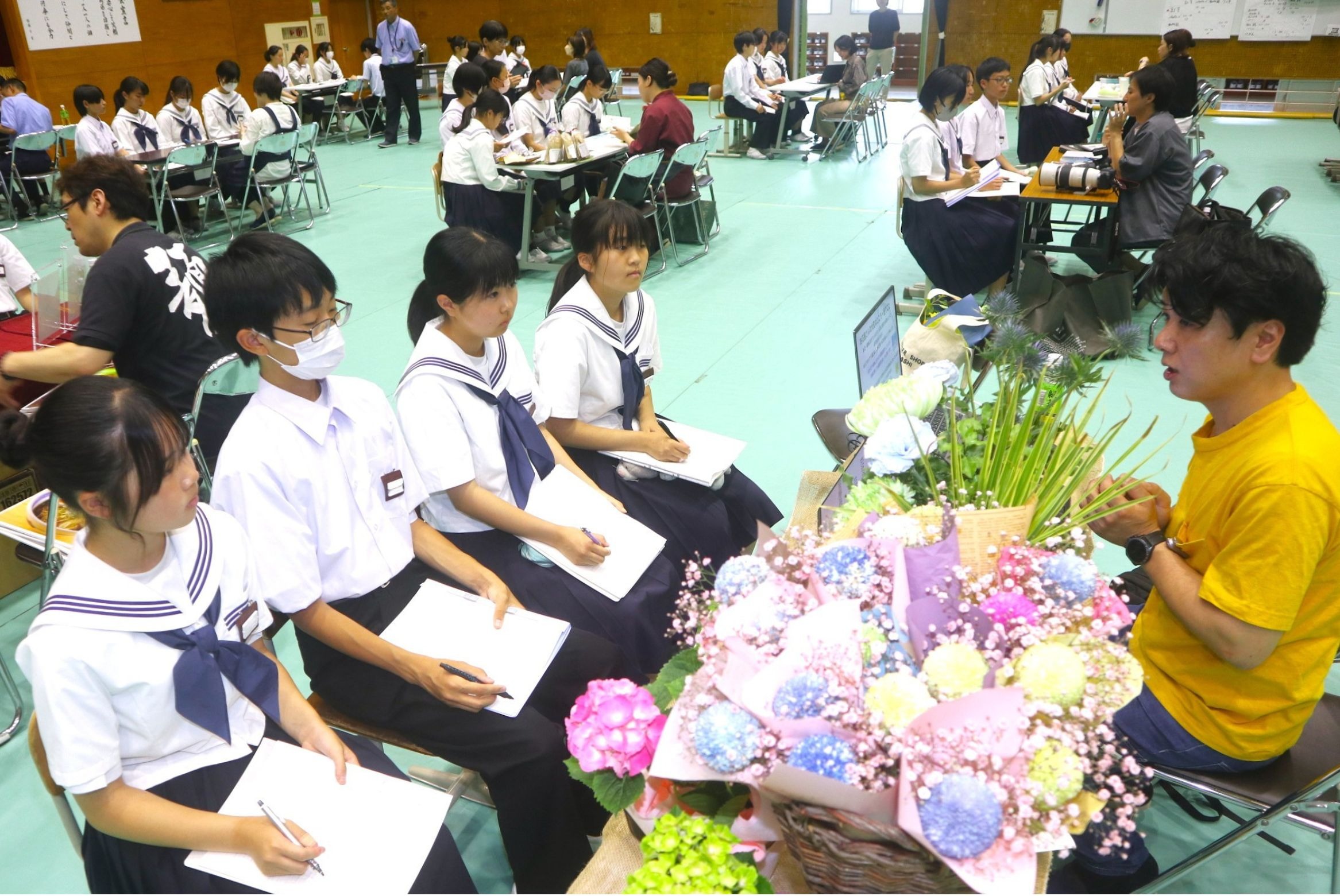 「ふるさと職業展」開く～市内企業が中学生にラブコール