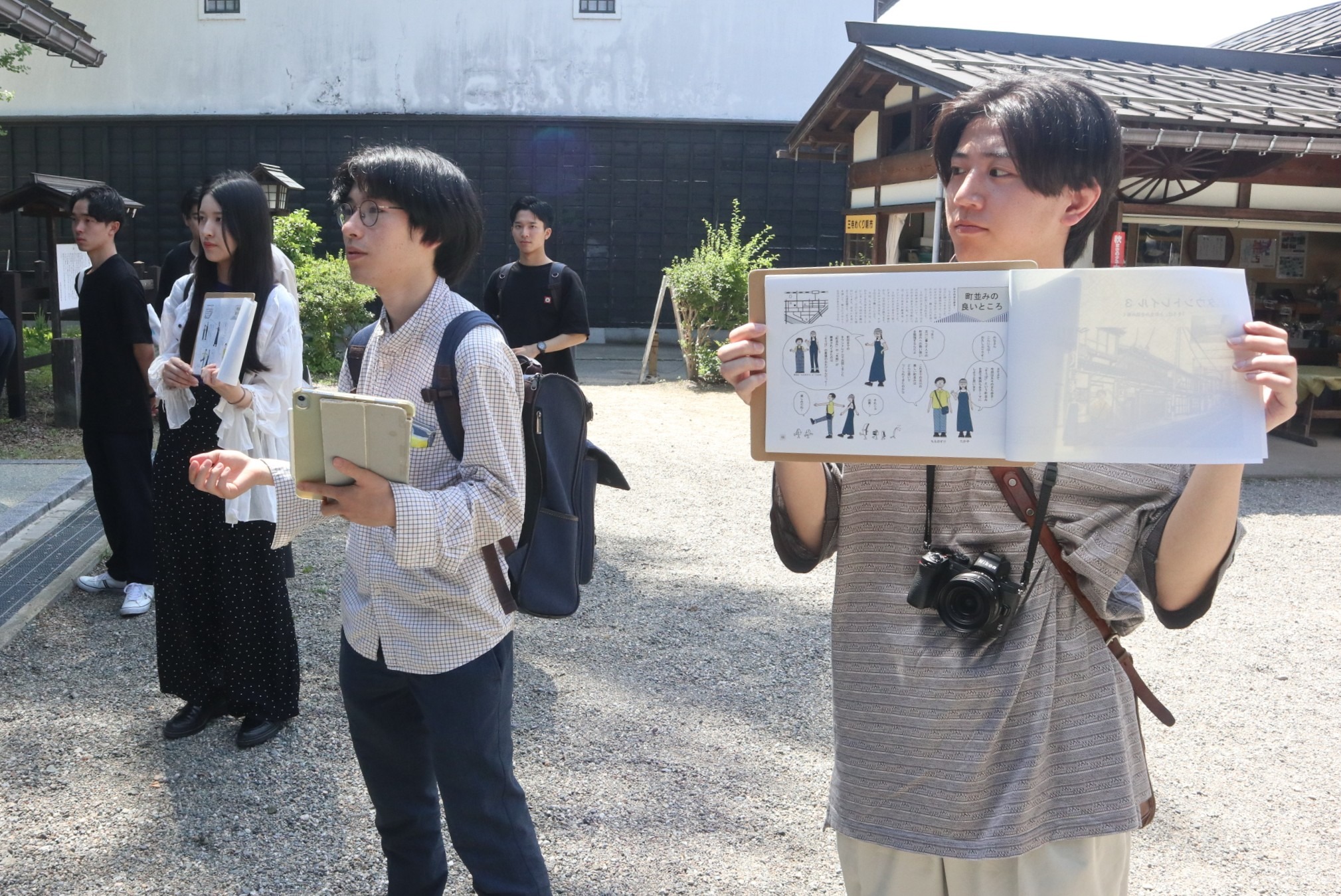 新しい町並みガイドブックの作成めざし、地域住民らが街歩き