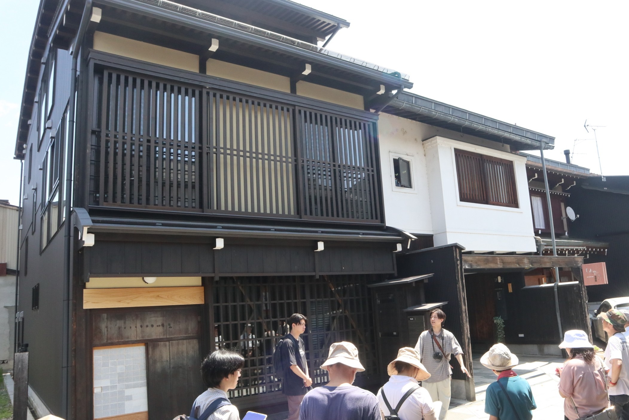 新しい町並みガイドブックの作成めざし、地域住民らが街歩き