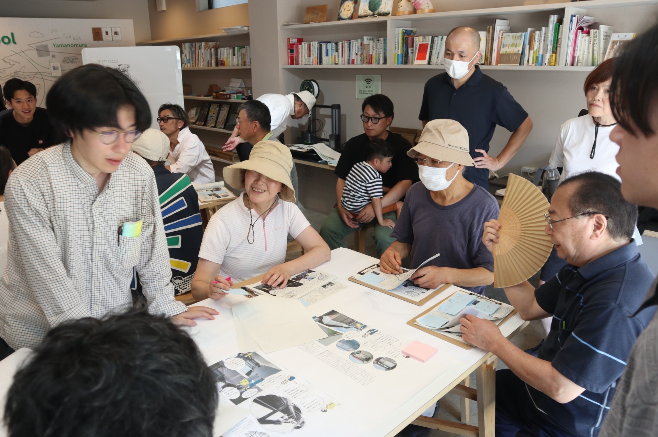 新しい町並みガイドブックの作成めざし、地域住民らが街歩き