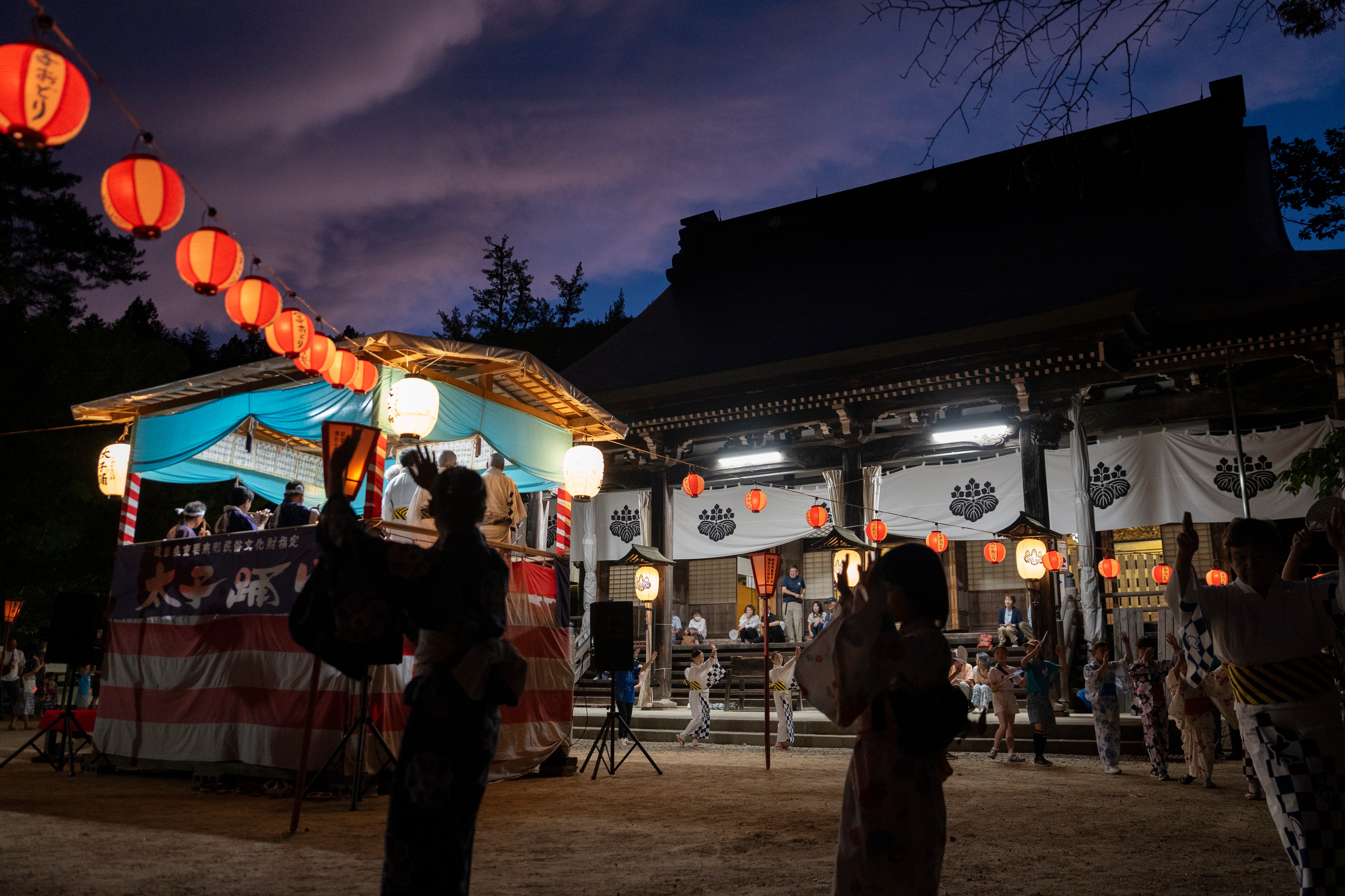 吉田常蓮寺で約400年続く「太子踊り」が盛大に開催