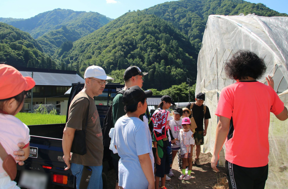 宮川小児童「わくわく探検隊」が宮川町内めぐりを開催　