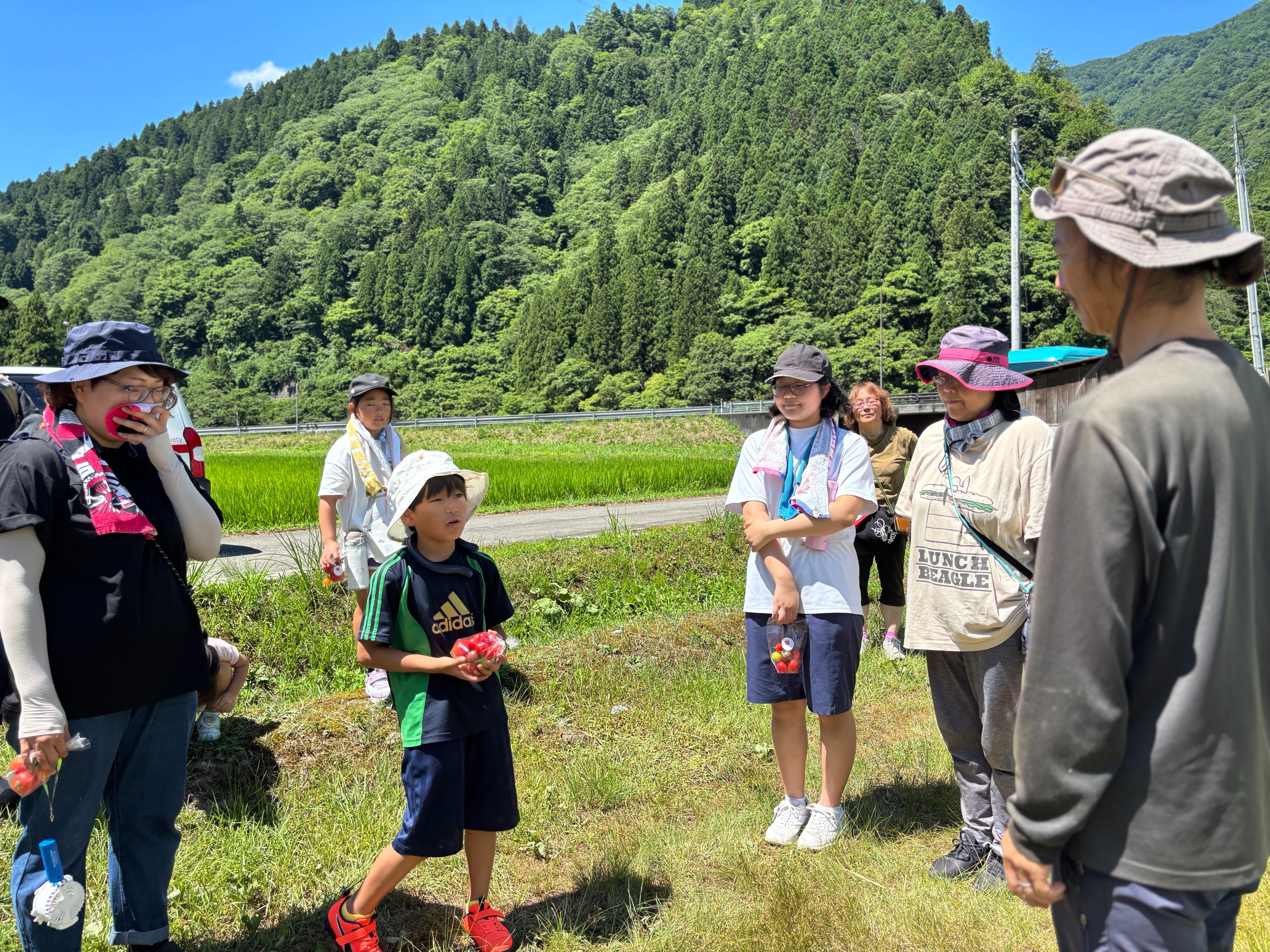 宮川小児童「わくわく探検隊」が宮川町内めぐりを開催