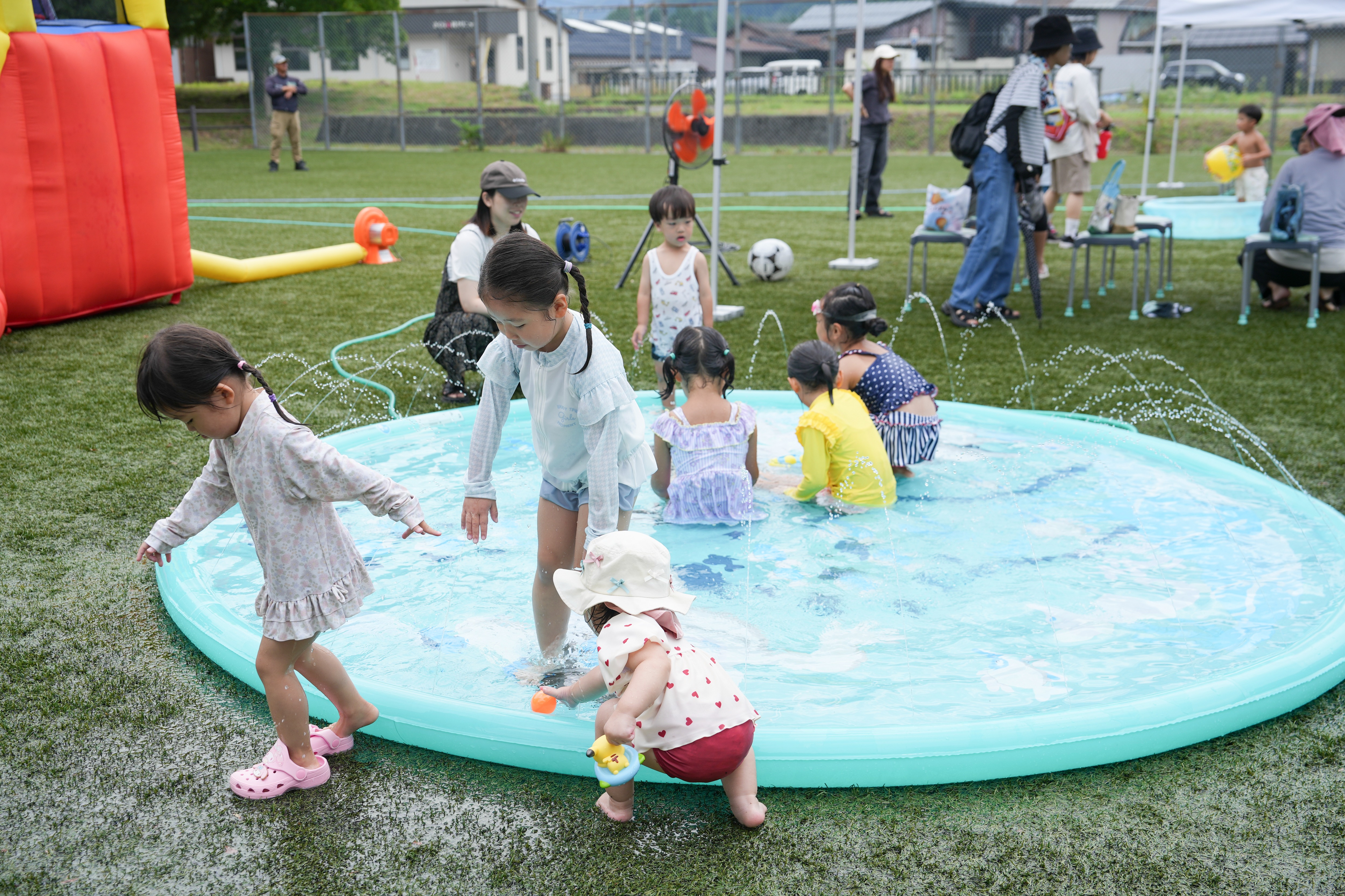 期間限定の「なつやすみキッズプール」で水遊びを満喫