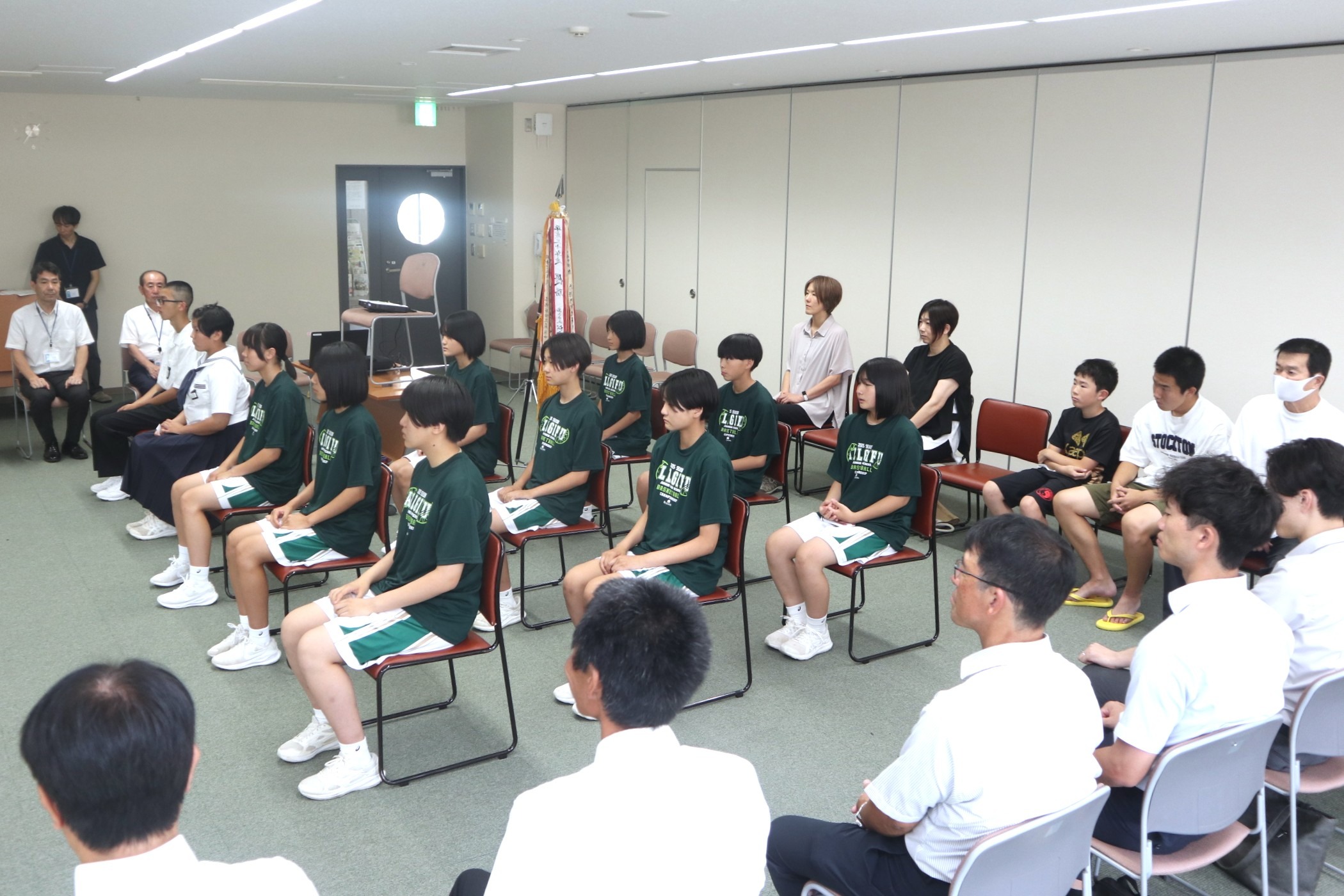 東海中学校総合体育大会に出場する市内中学生の激励会を開催しました