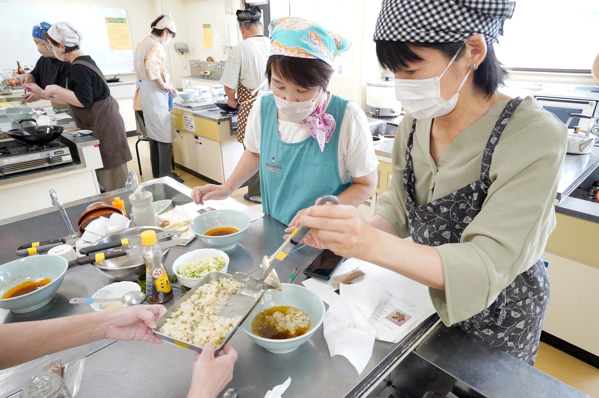 薬草を使ったラー油や麻婆豆腐、担々つけ麺を手作り