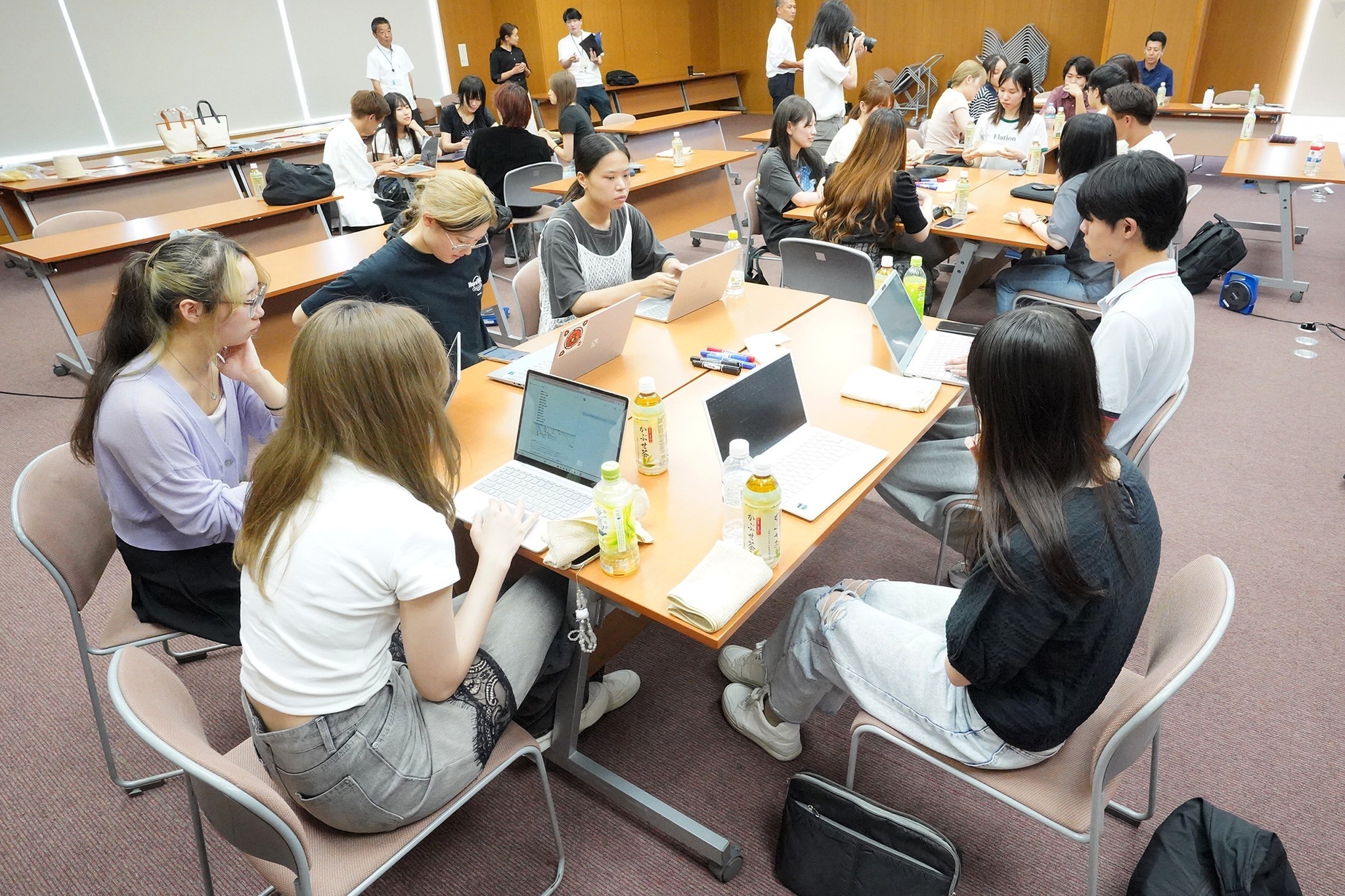中京大学の学生がヨシの活用策を検討・発表
