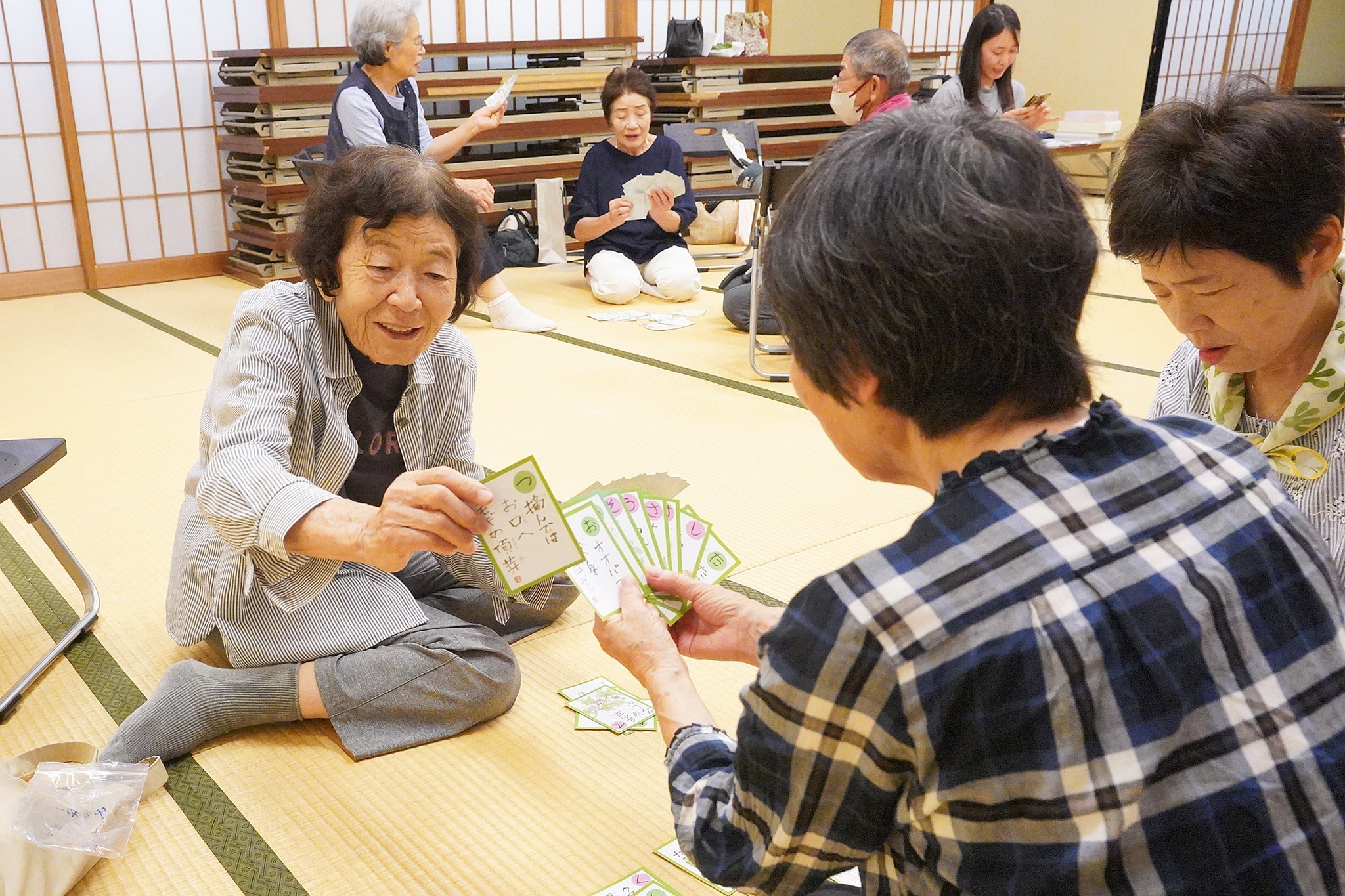 薬草かるたで薬草の名前や効能を楽しく学びました