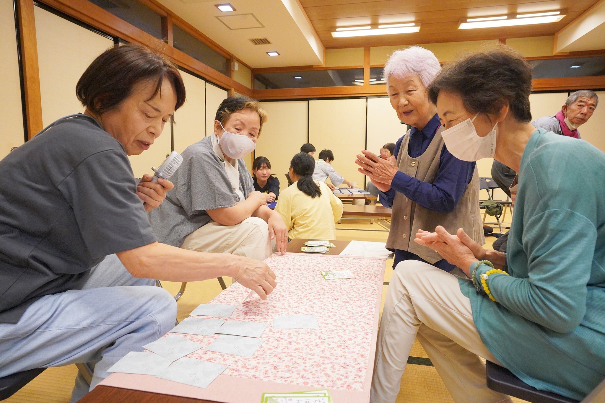 薬草かるたで薬草の名前や効能を楽しく学びました