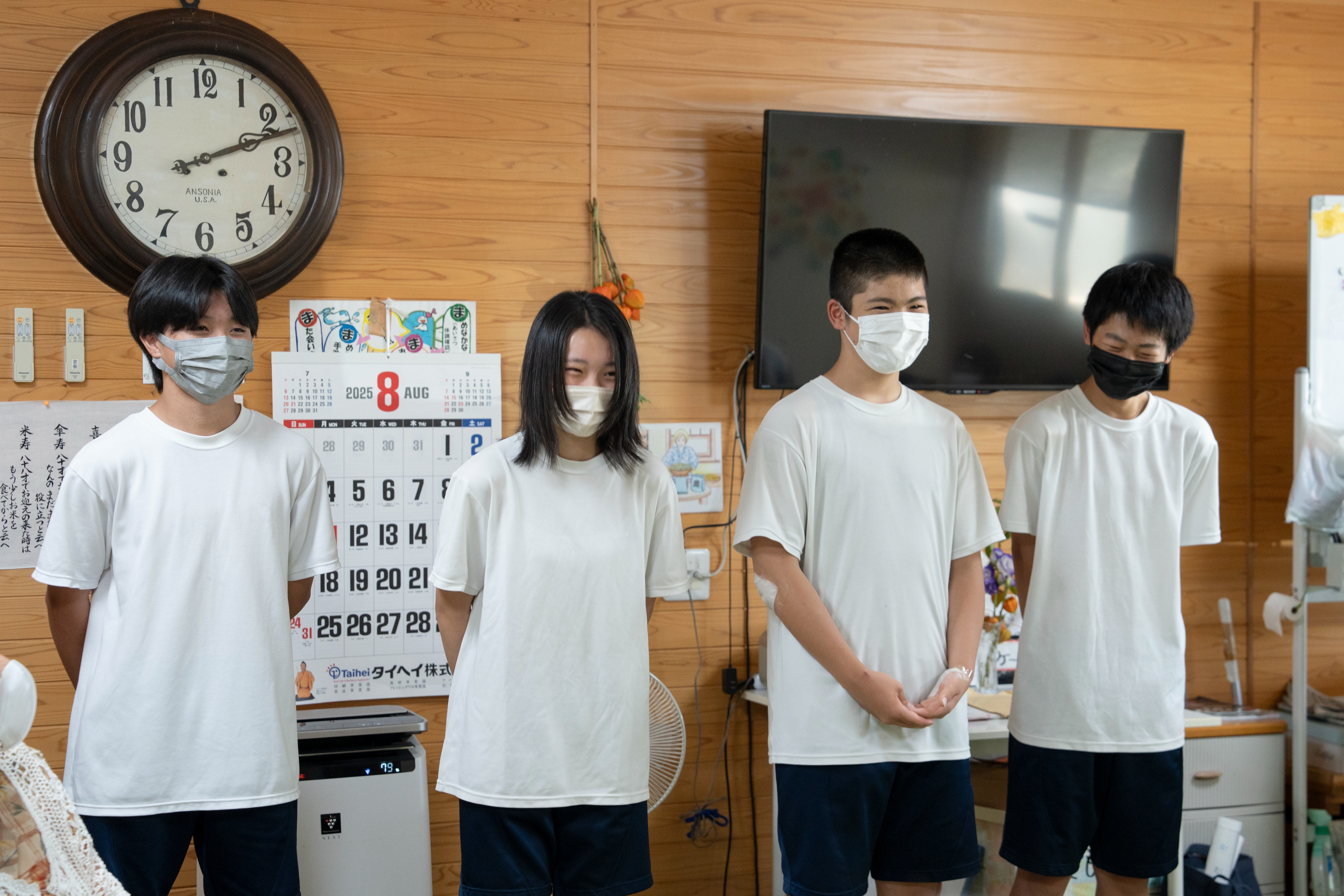 神岡中学校3年生がレク企画、デイサービスで世代間交流