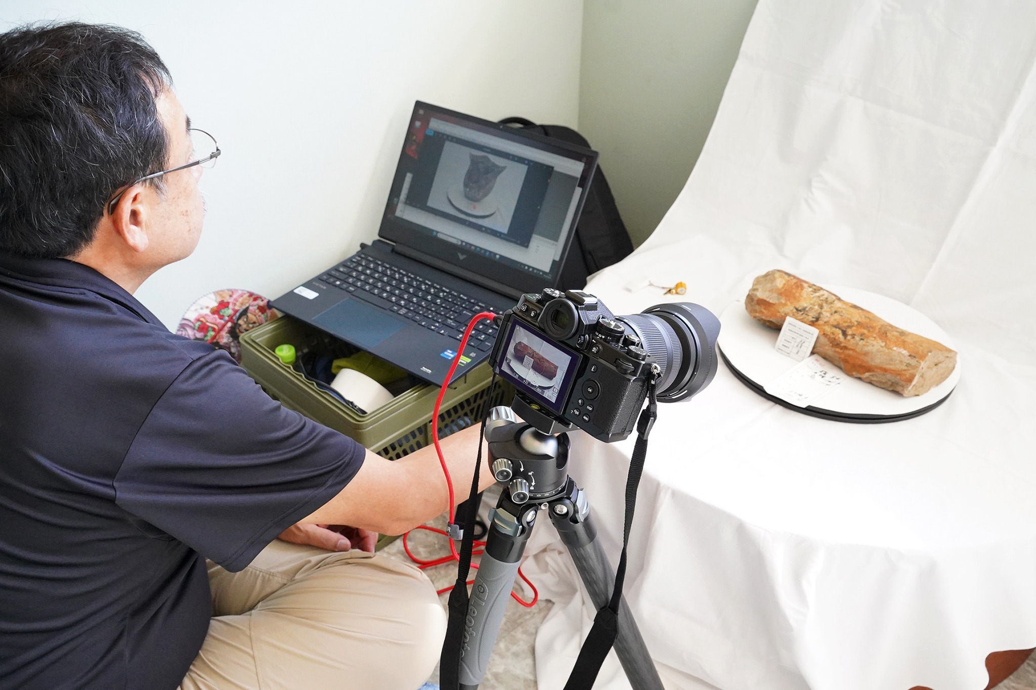 専門家や愛好家の力を借りて資料を3Dデータ化する作業を実施