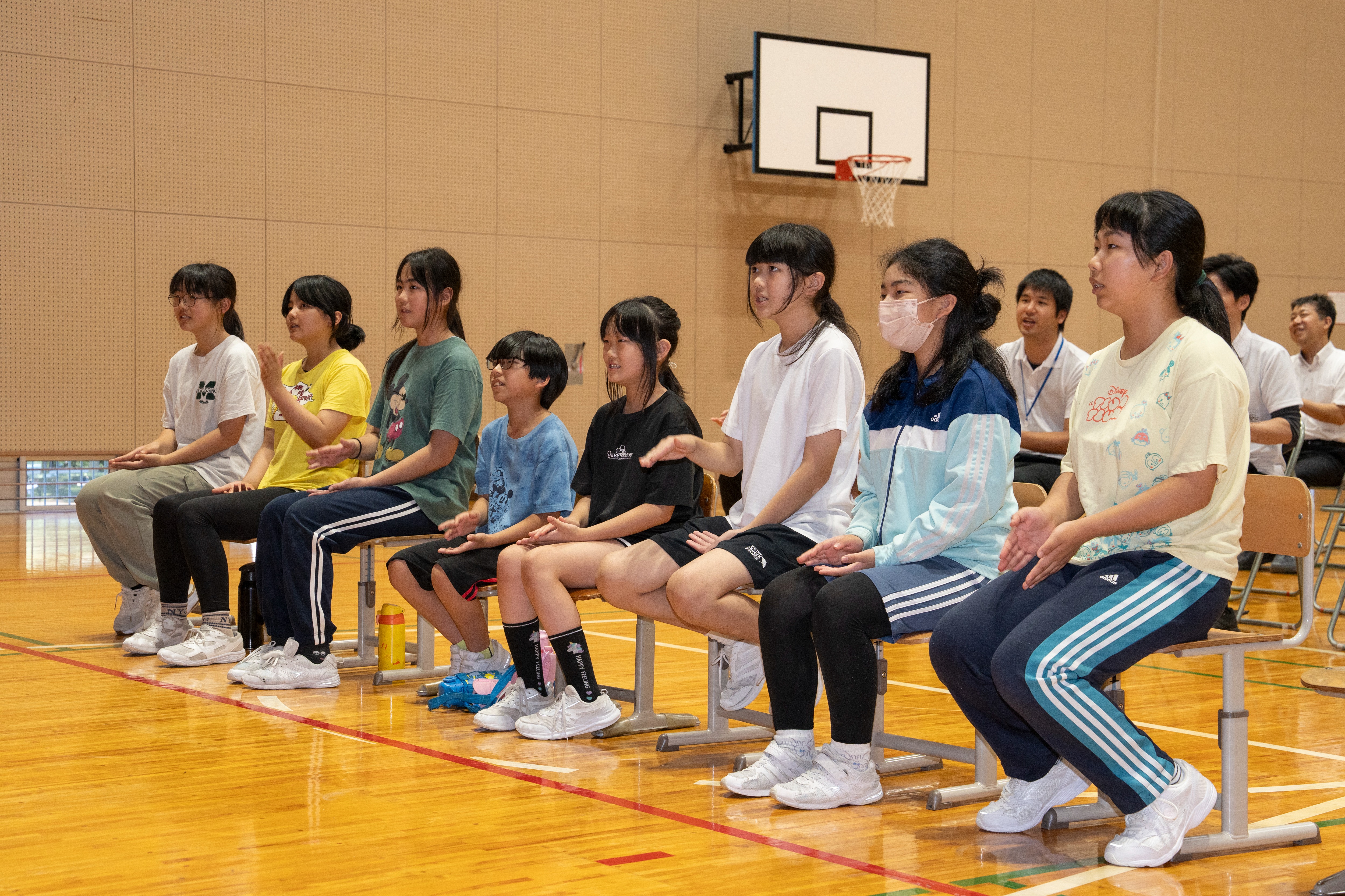 山之村小中学校で「茂山狂言鑑賞会」を開催