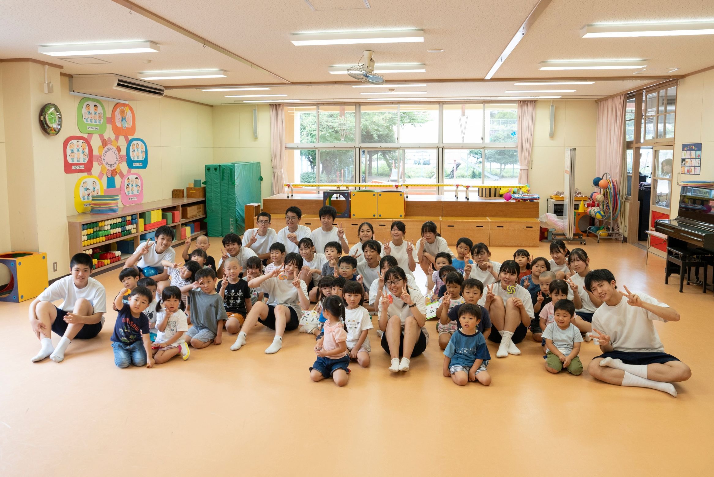 神岡中学校3年生が旭保育園の園児と交流