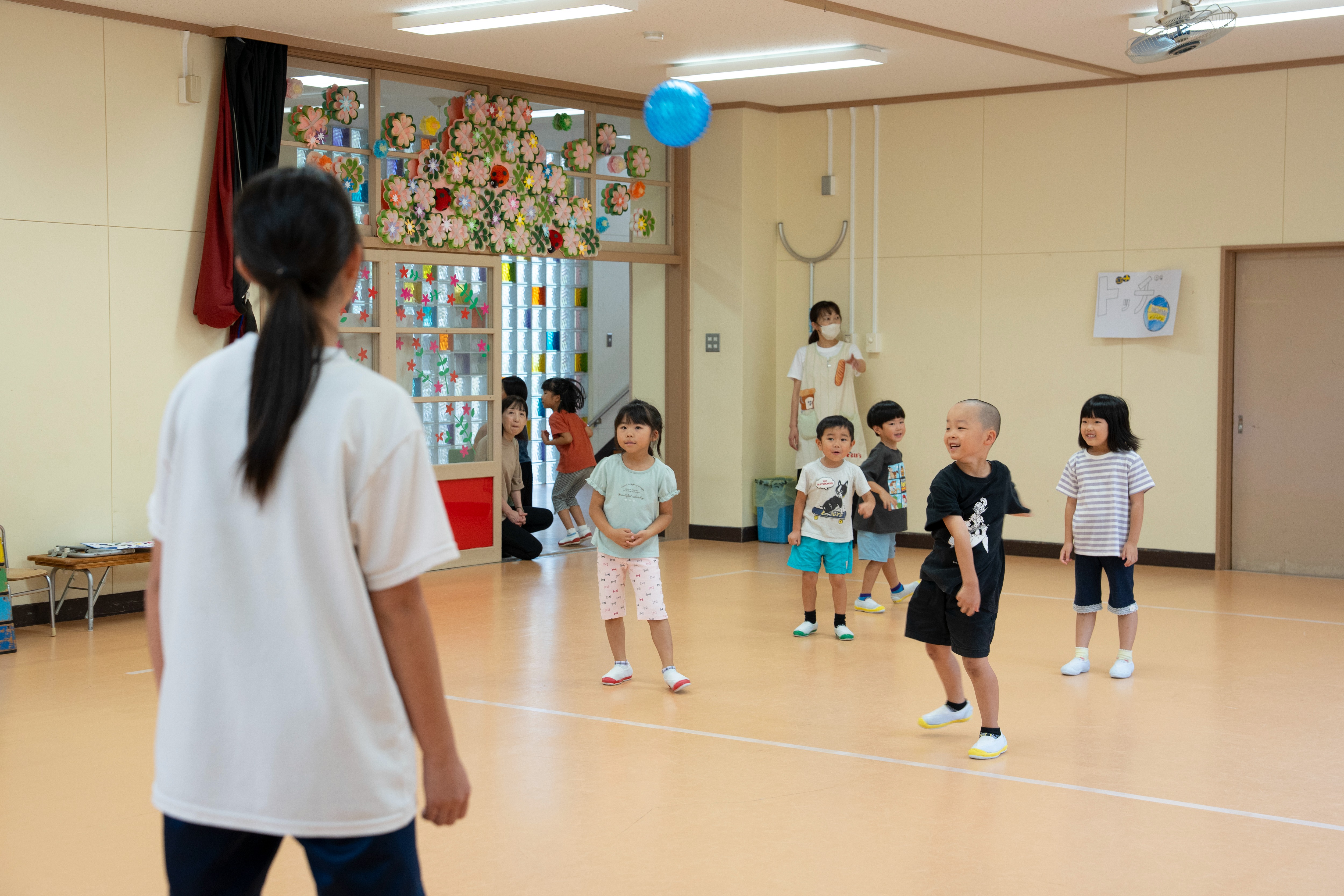 神岡中学校3年生が旭保育園の園児と交流