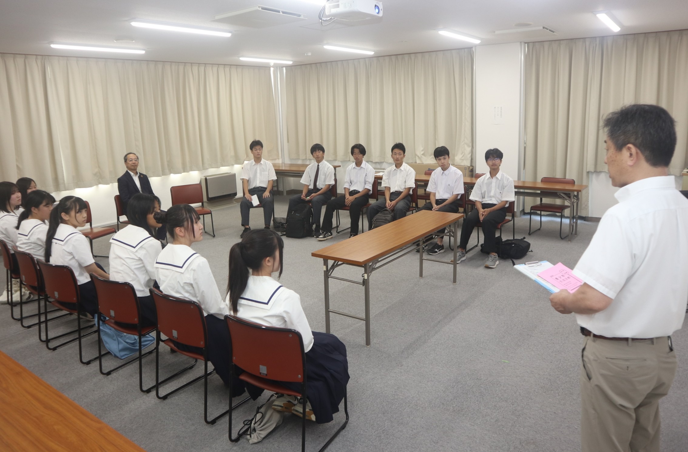 吉城・飛騨神岡高生が台湾新港郷での研修成果を報告