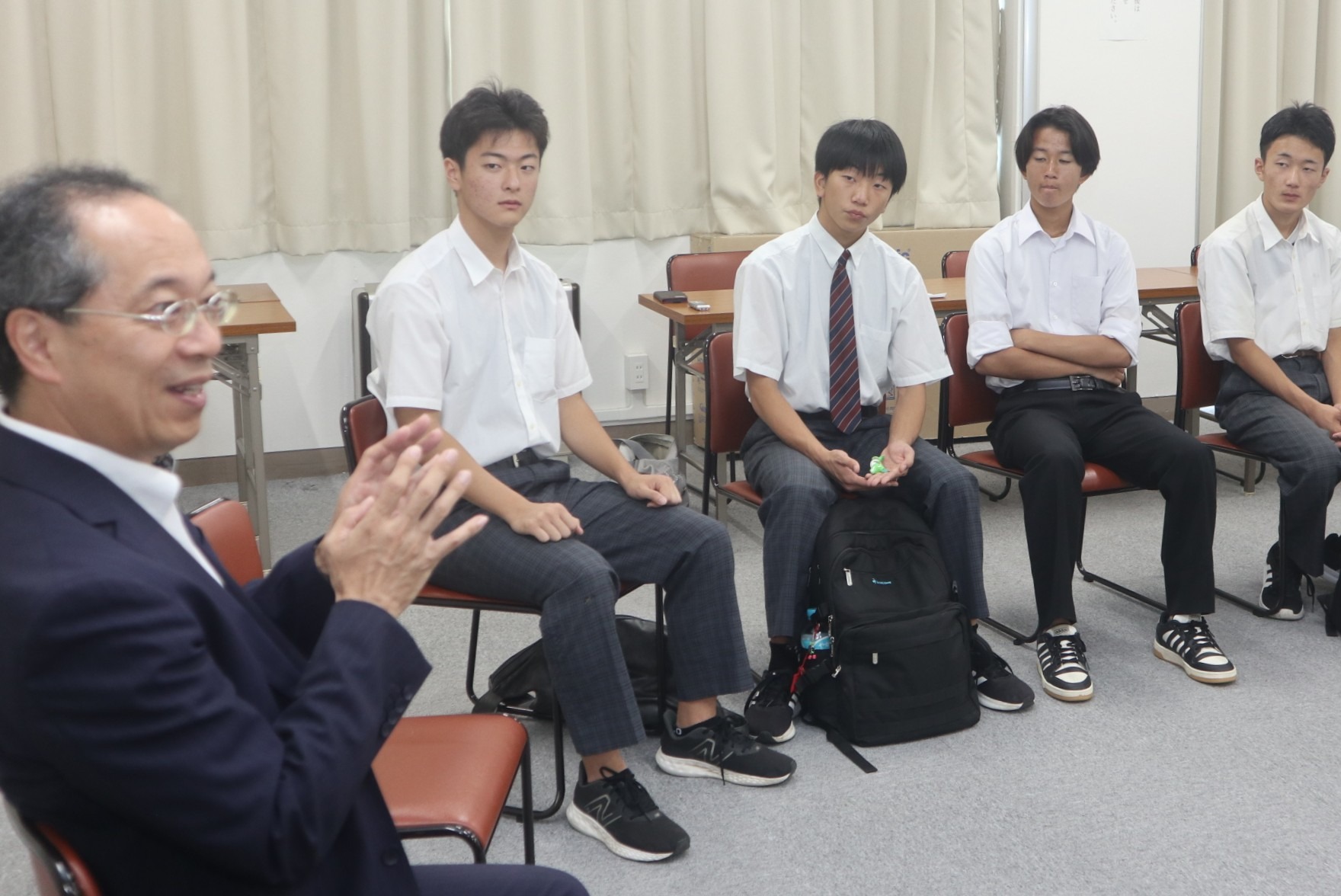 吉城・飛騨神岡高生が台湾新港郷での研修成果を報告
