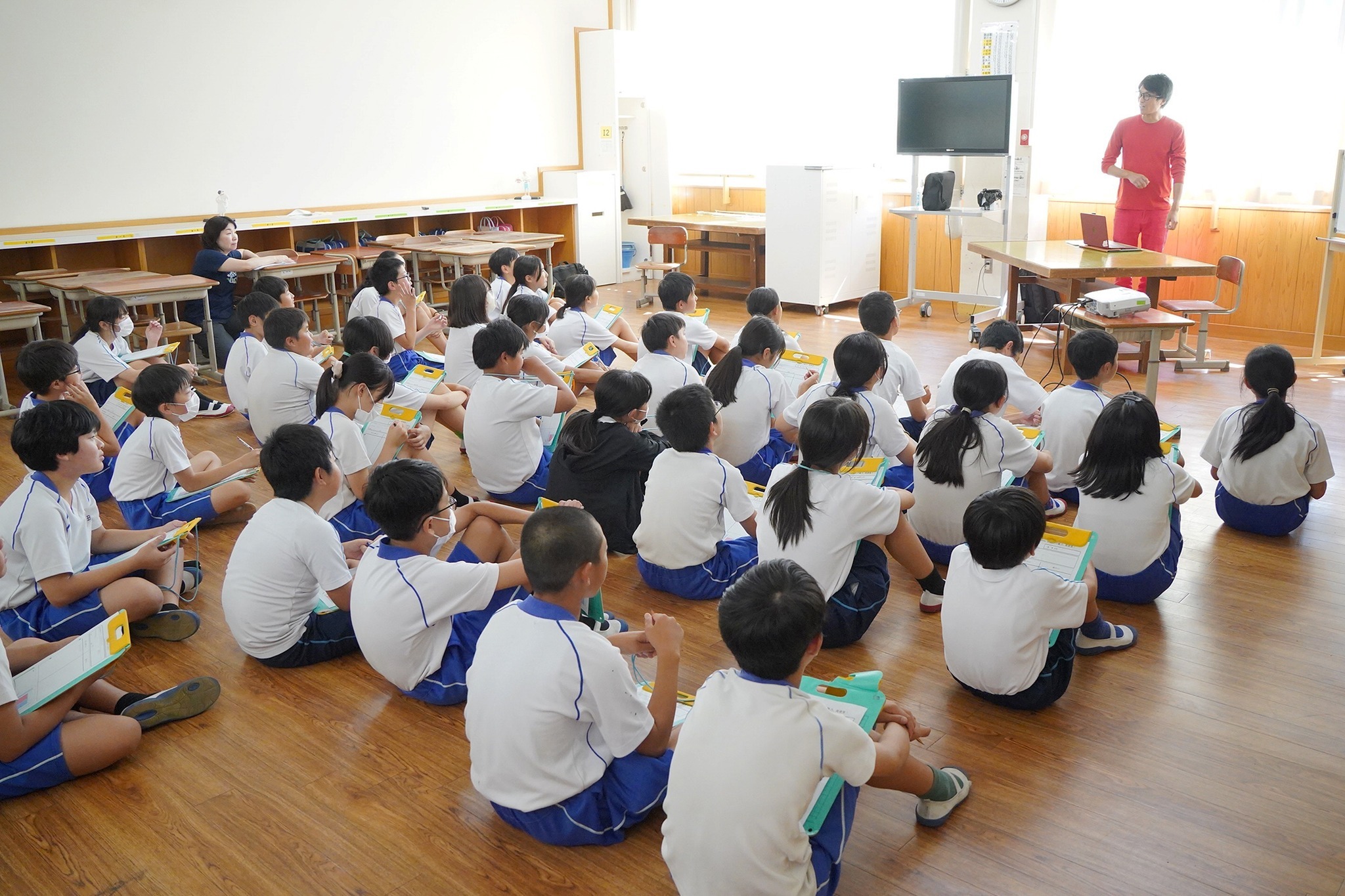 古川西小学校の6年生児童に「ヒダスケ！」を紹介