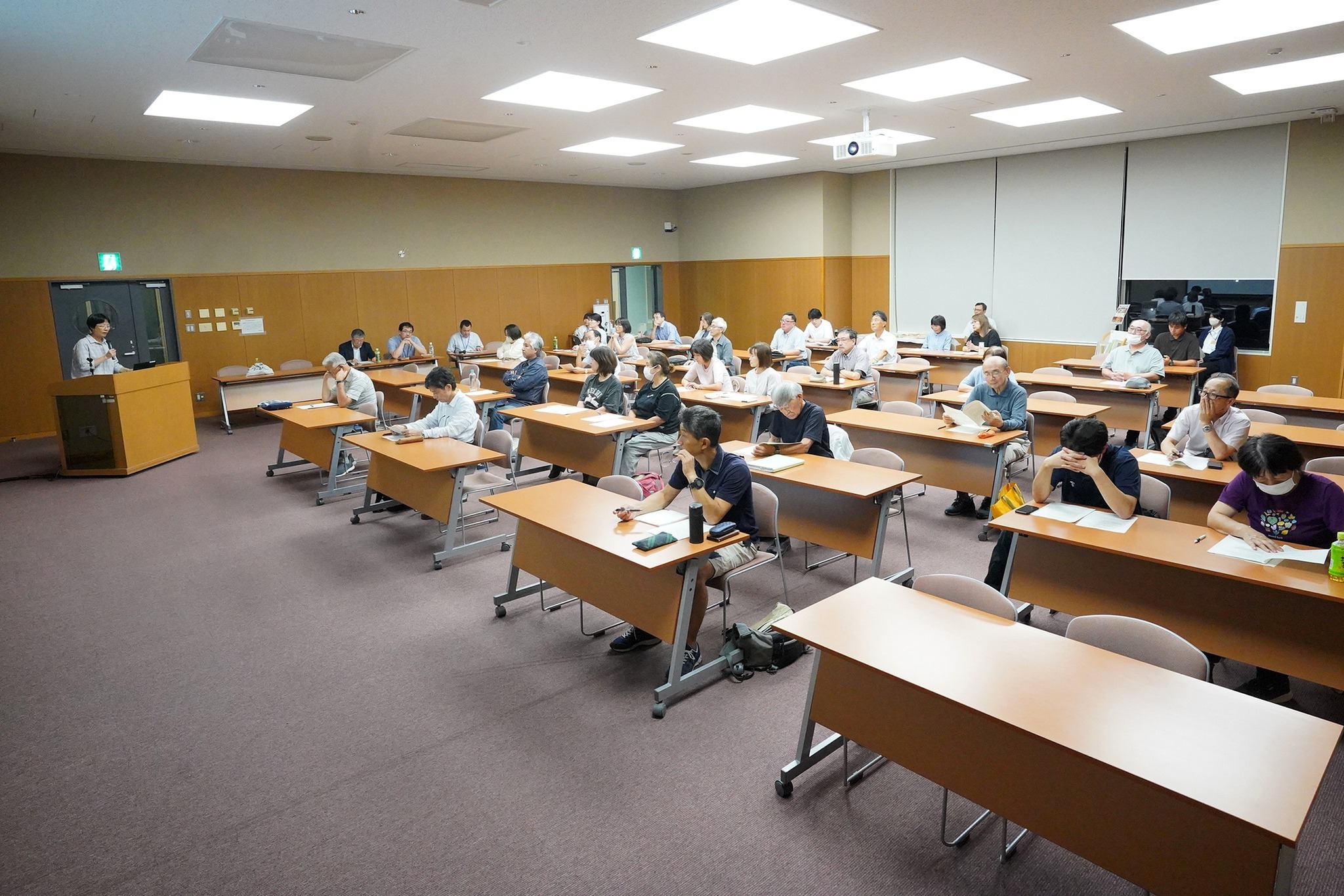 「飛騨の糸引き工女」をテーマに講演会を開催