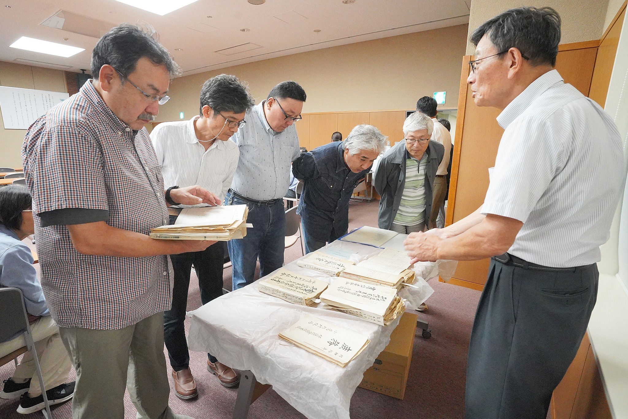 「飛騨の糸引き工女」をテーマに講演会を開催