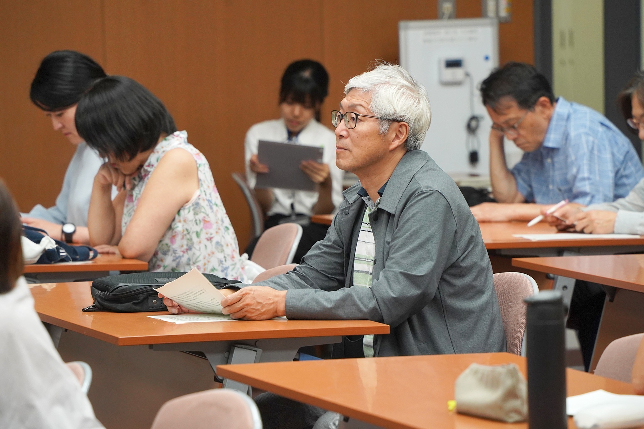 「飛騨の糸引き工女」をテーマに講演会を開催