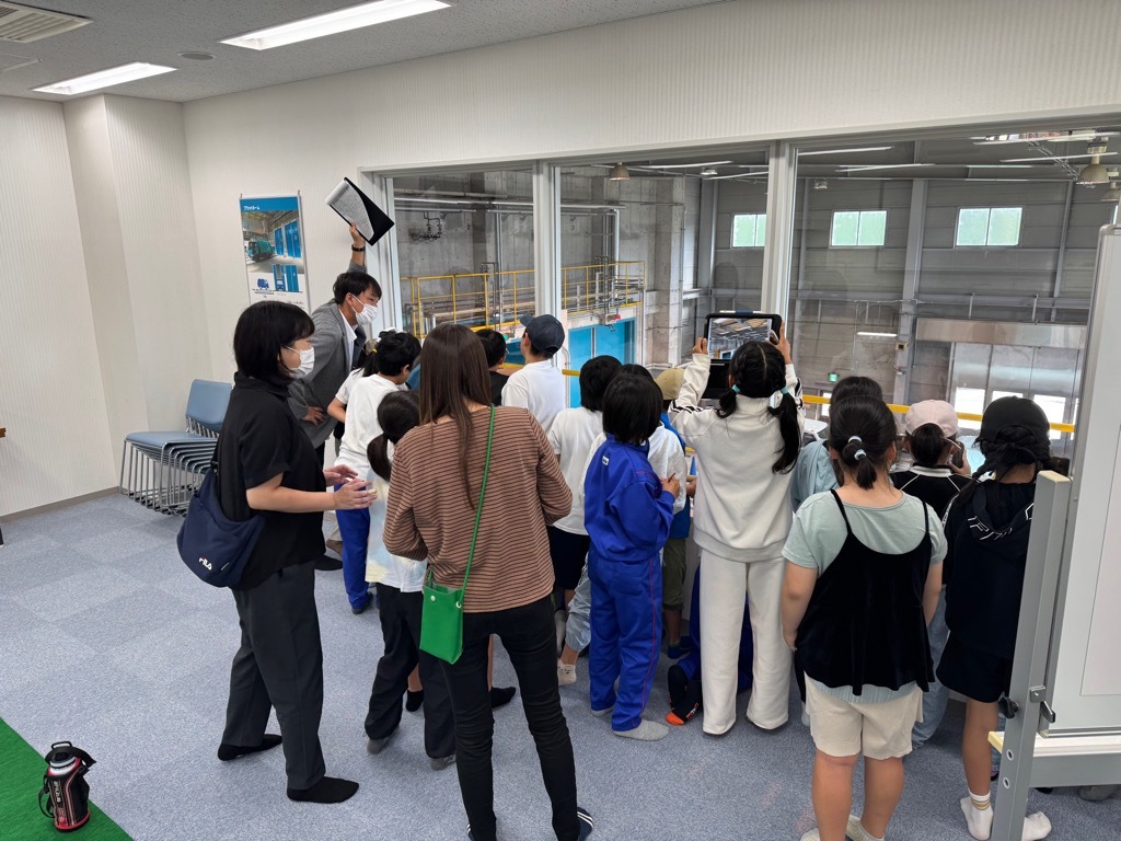 クリーンセンターでの見学の様子