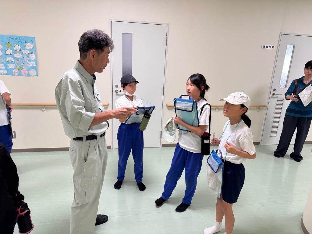 クリーンセンターでの見学の様子