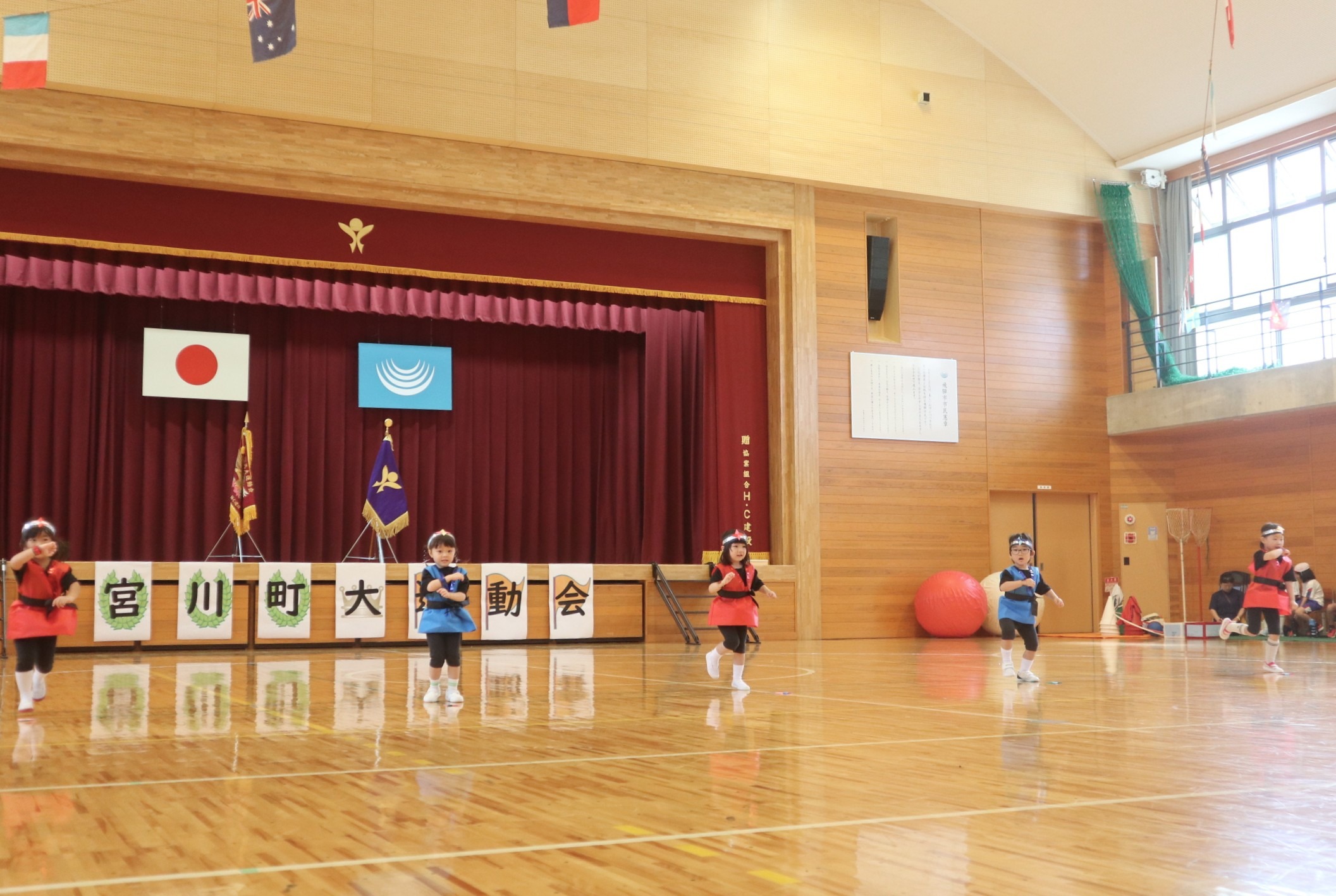 「宮川町大運動会」に今年初めて宮川保育園の園児らが加わりました