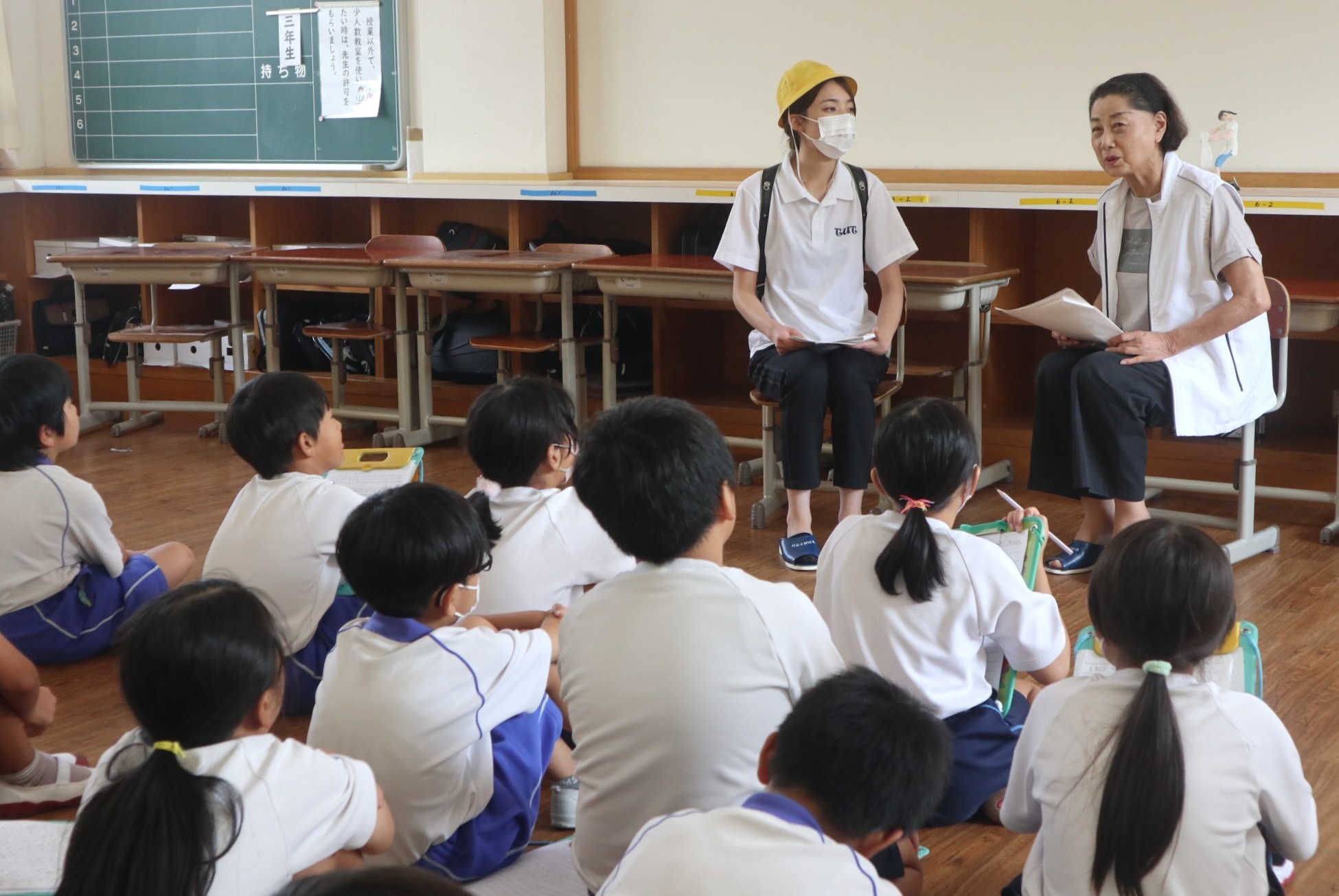 古川西小が介護施設への訪問を前に認知症講座開く