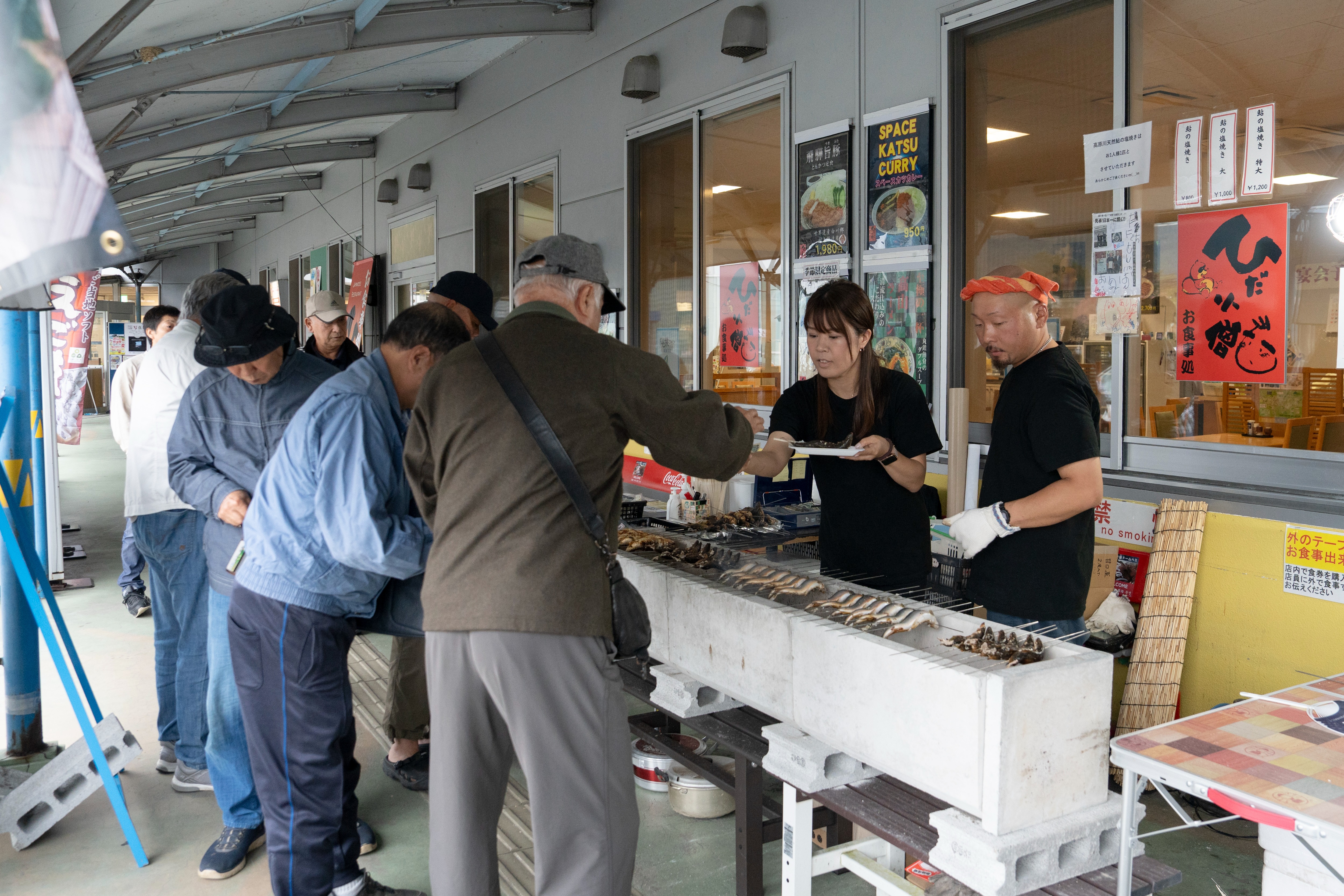 高原川の鮎、グランプリ受賞記念で販売会開催