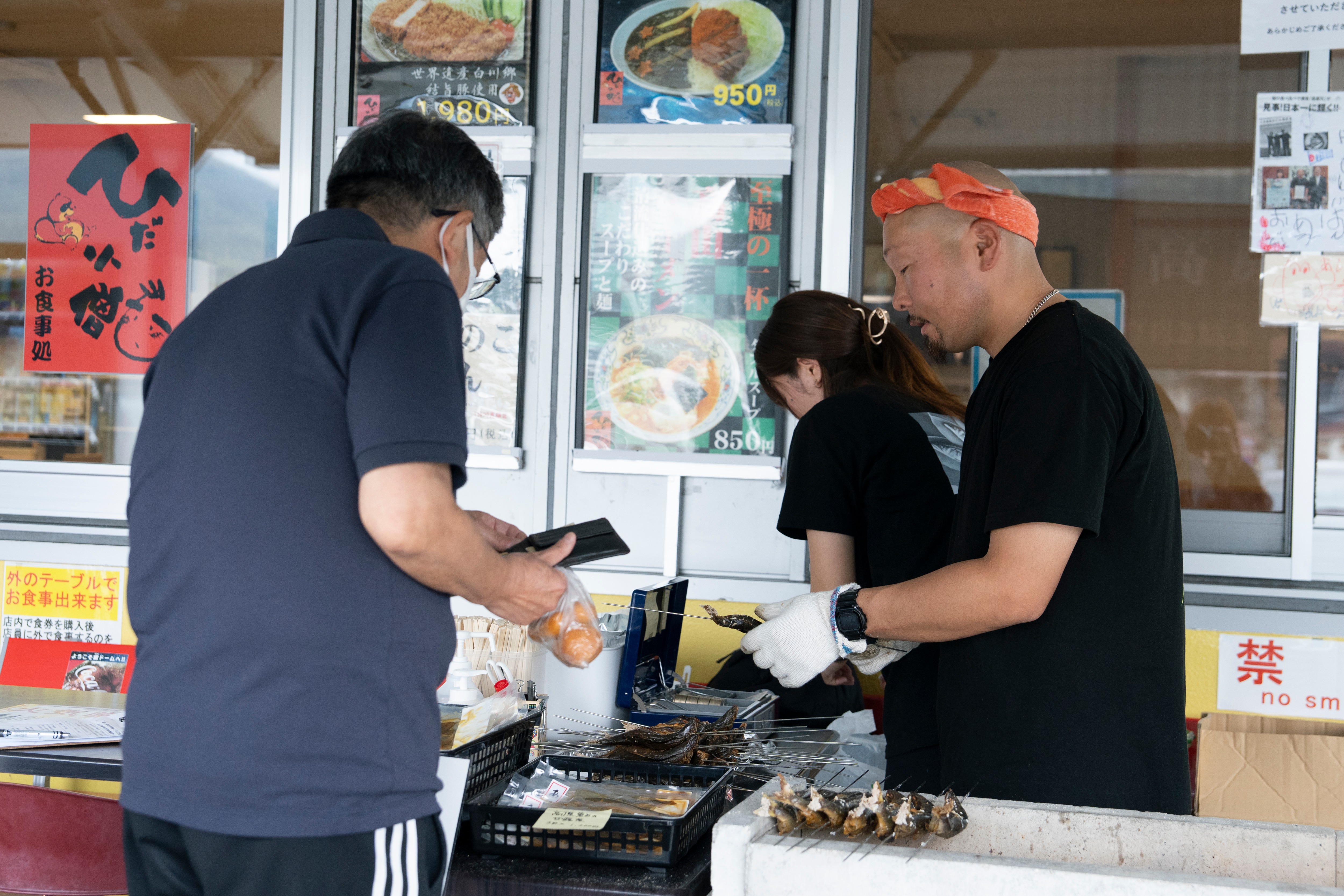 高原川の鮎、グランプリ受賞記念で販売会開催