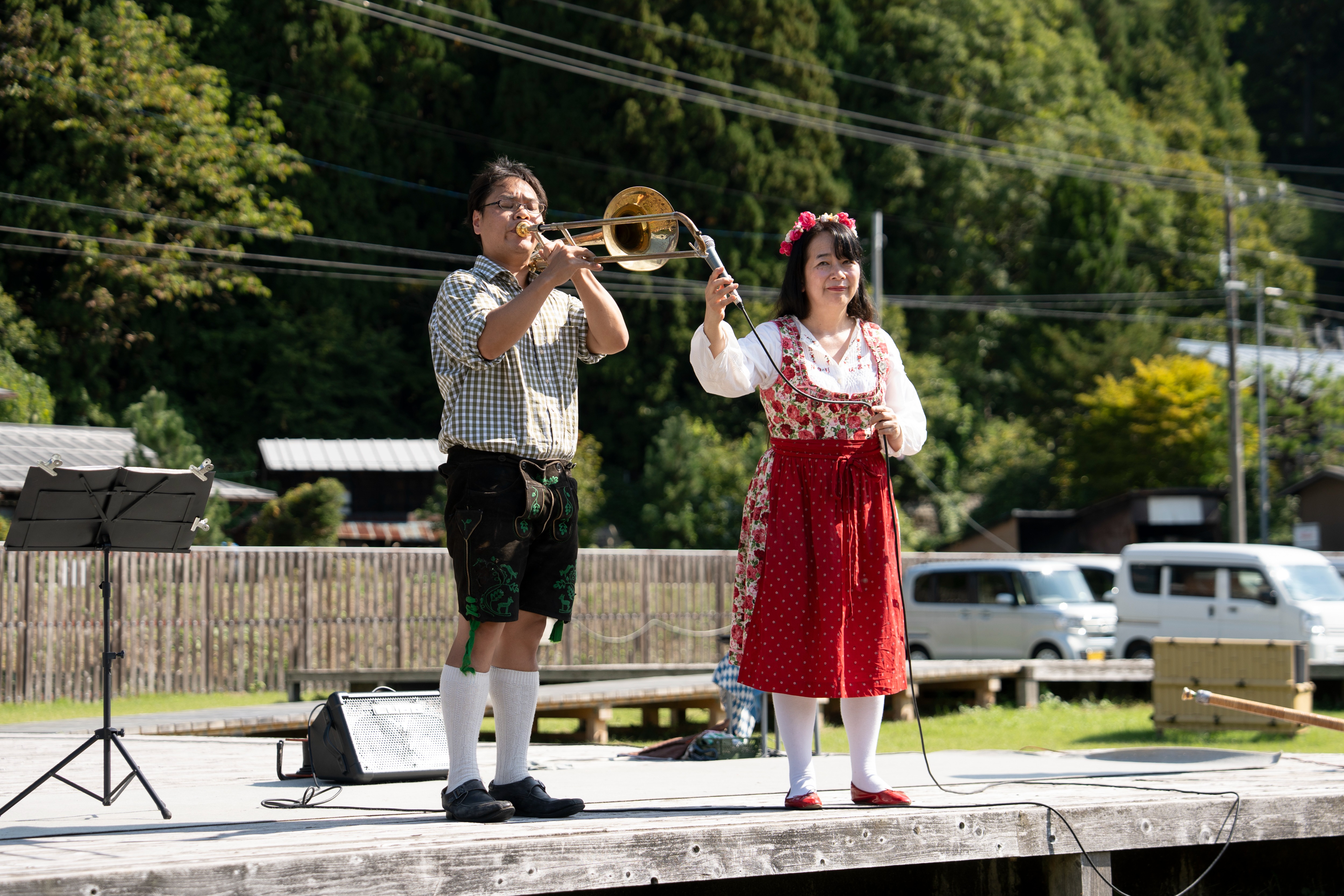 江馬氏館跡公園で「カミオカオクトーバーフェスト2025」を開催