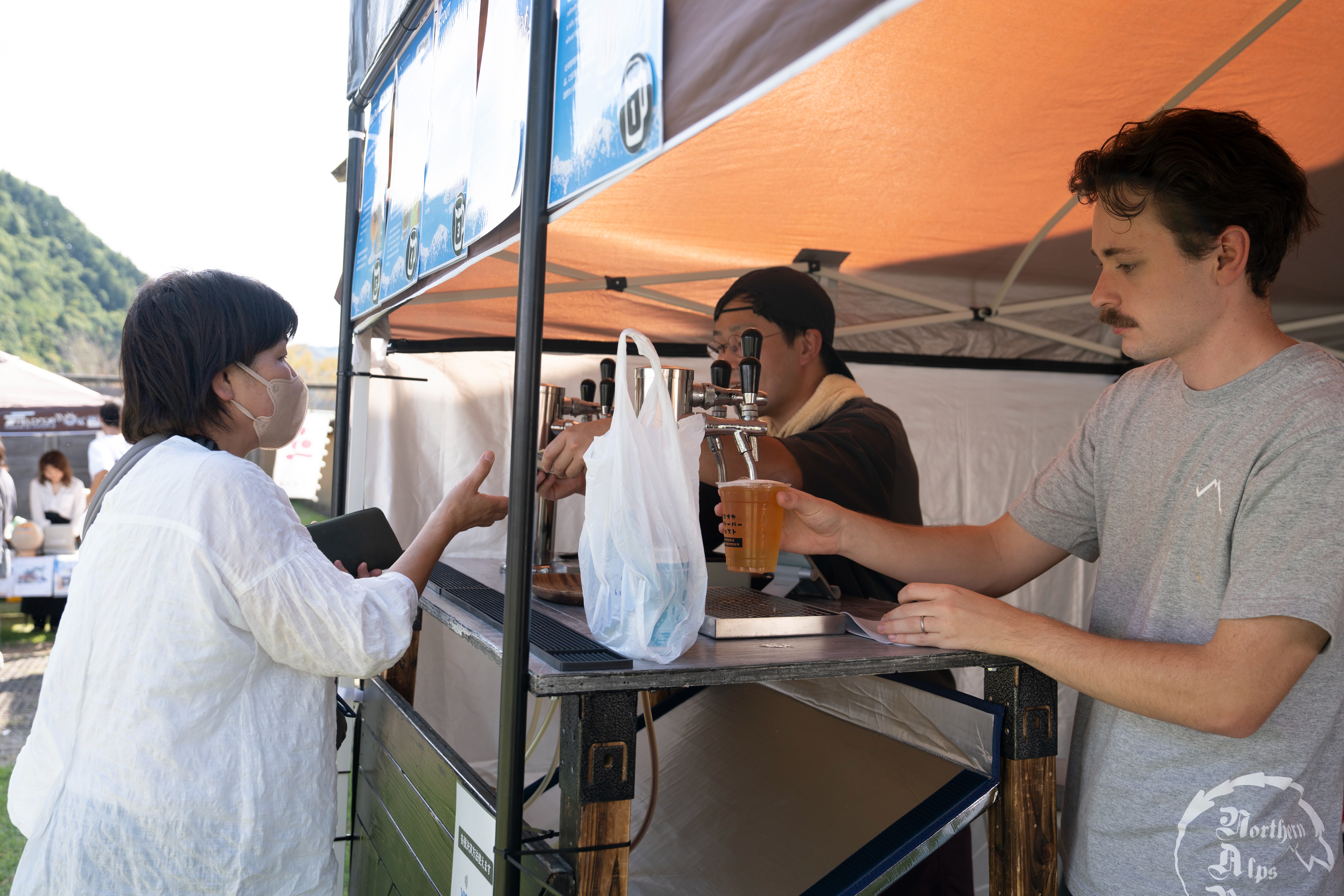 江馬氏館跡公園で「カミオカオクトーバーフェスト2025」を開催