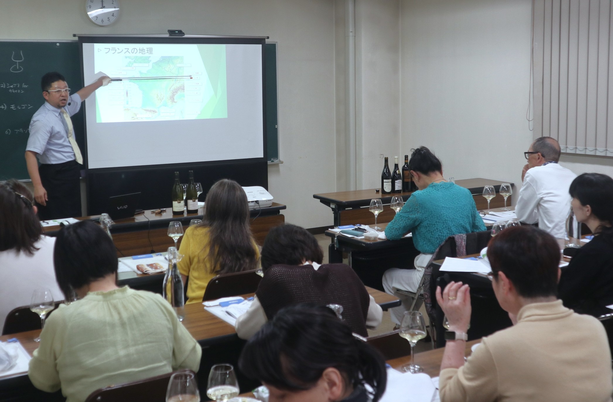 市民カレッジ“食”の講座「ワインの個性はどこから来る？」開く