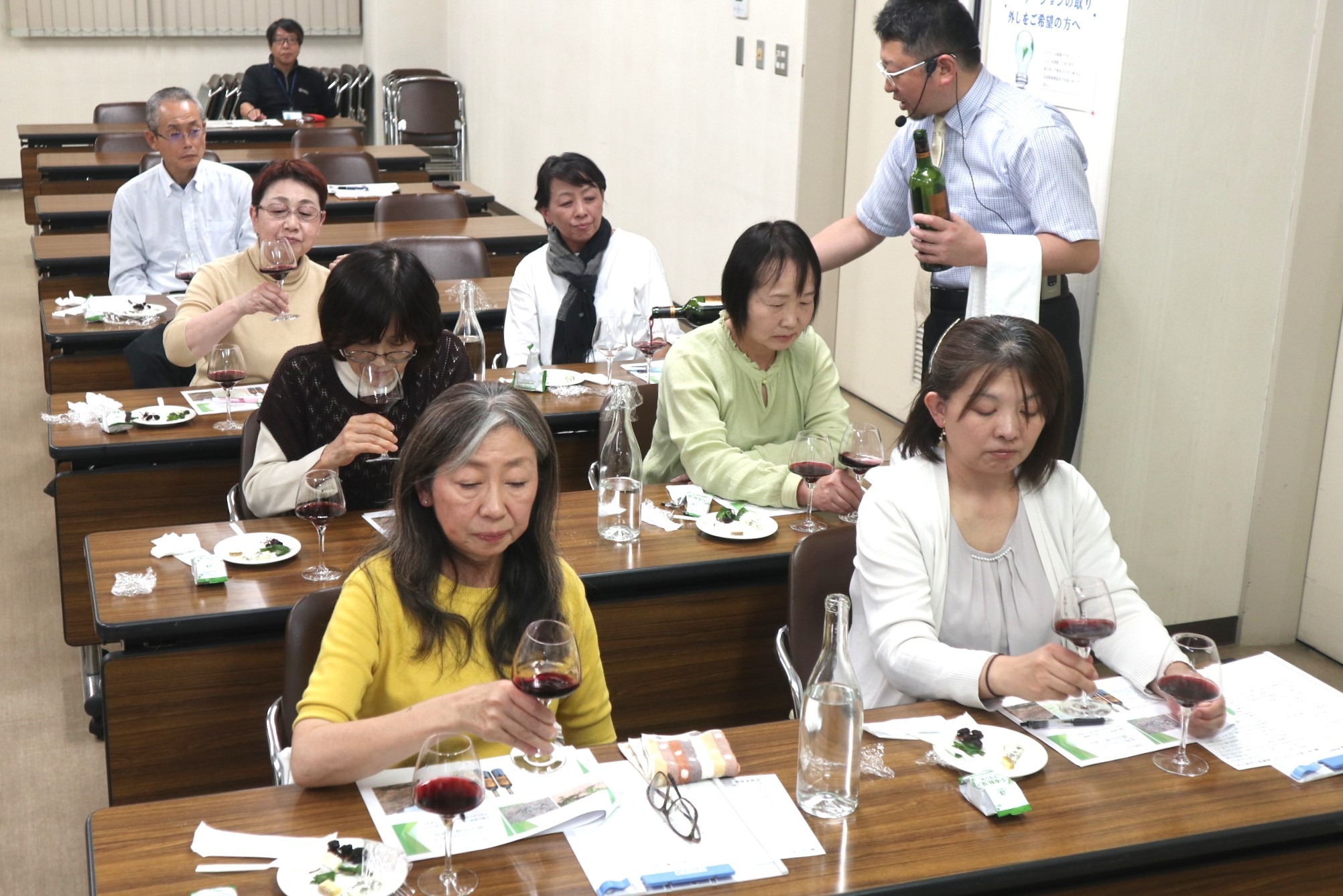 市民カレッジ“食”の講座「ワインの個性はどこから来る？」開く