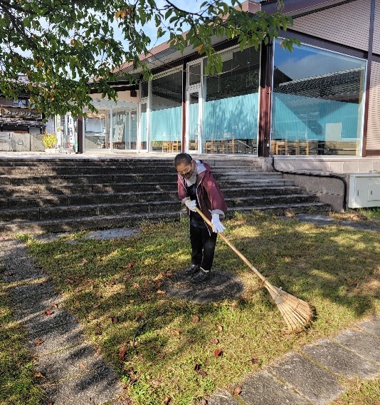 シルバー人材センター会員が奉仕活動を行いました