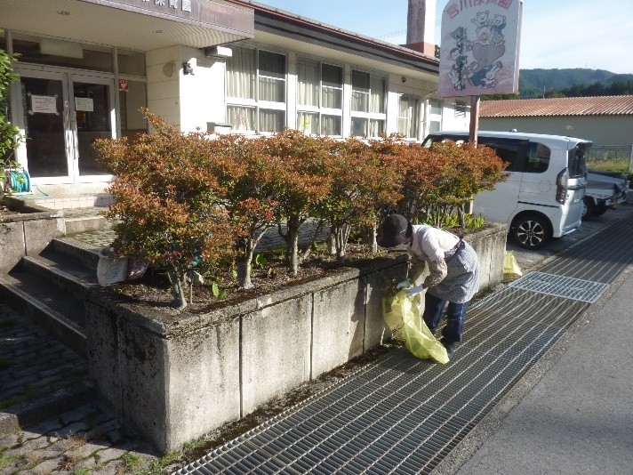 シルバー人材センター会員が奉仕活動を行いました