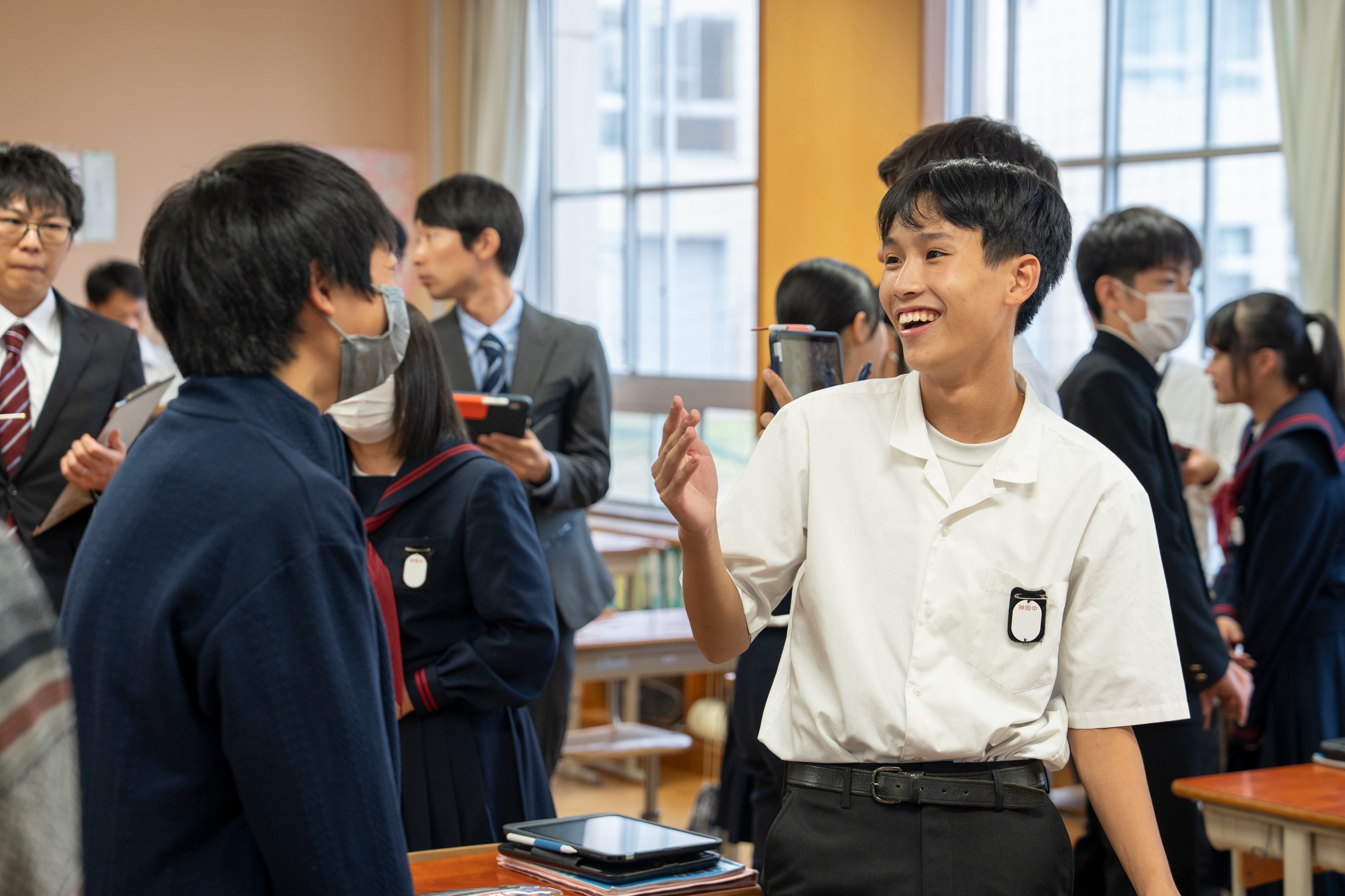 神岡中3年生が授業研究会に参加し意見を交流