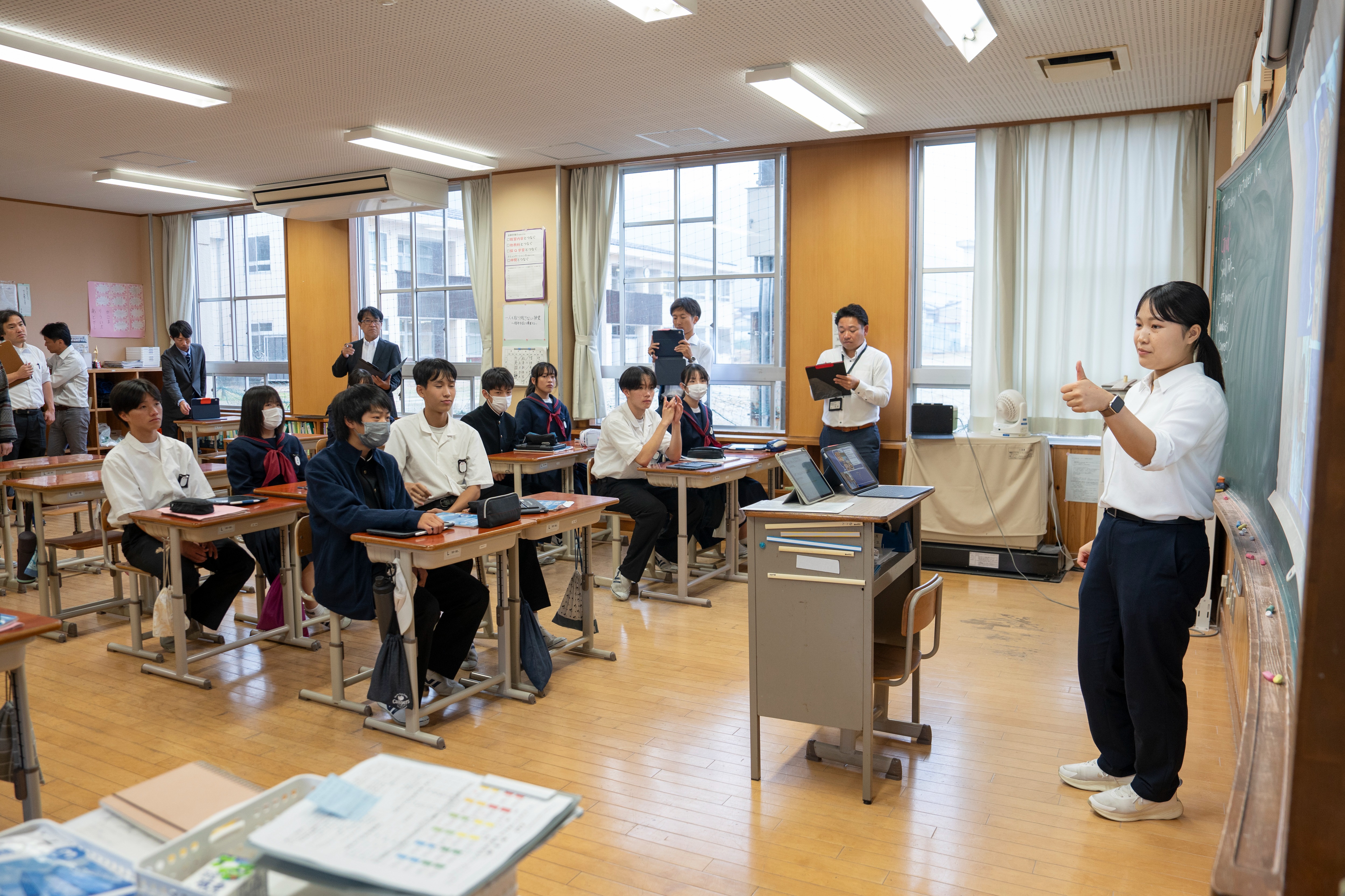 神岡中3年生が授業研究会に参加し意見を交流