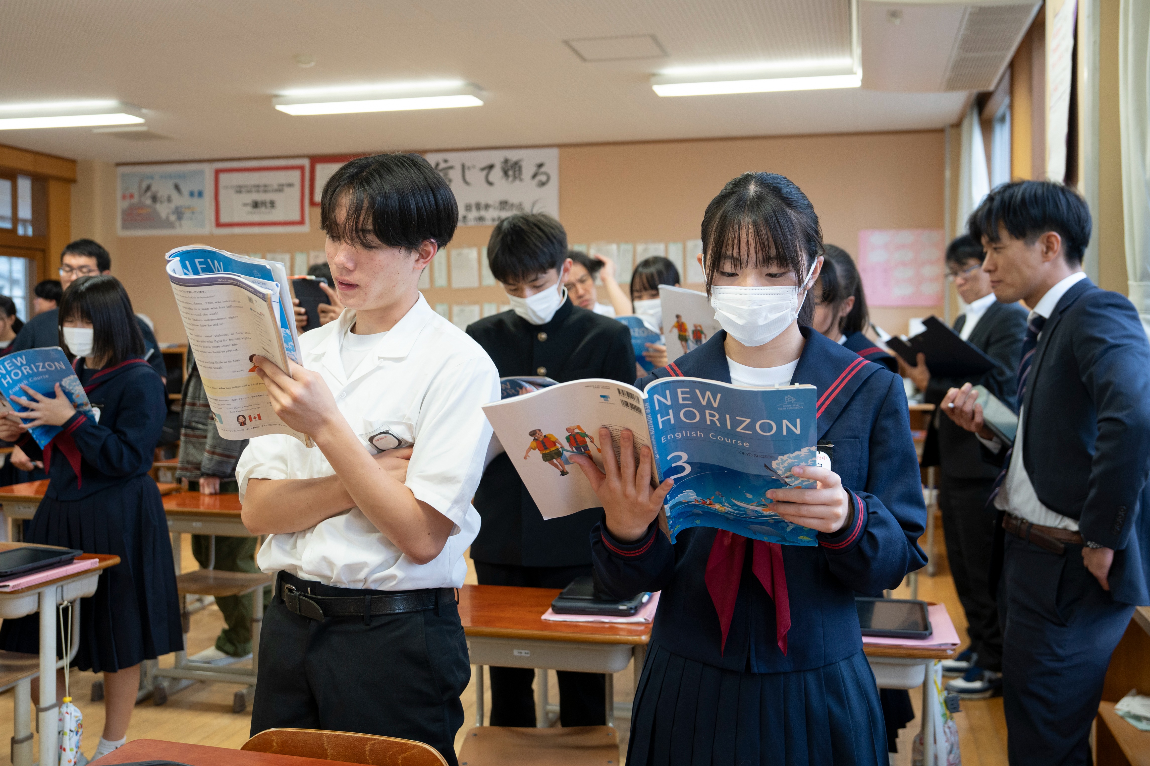 神岡中3年生が授業研究会に参加し意見を交流