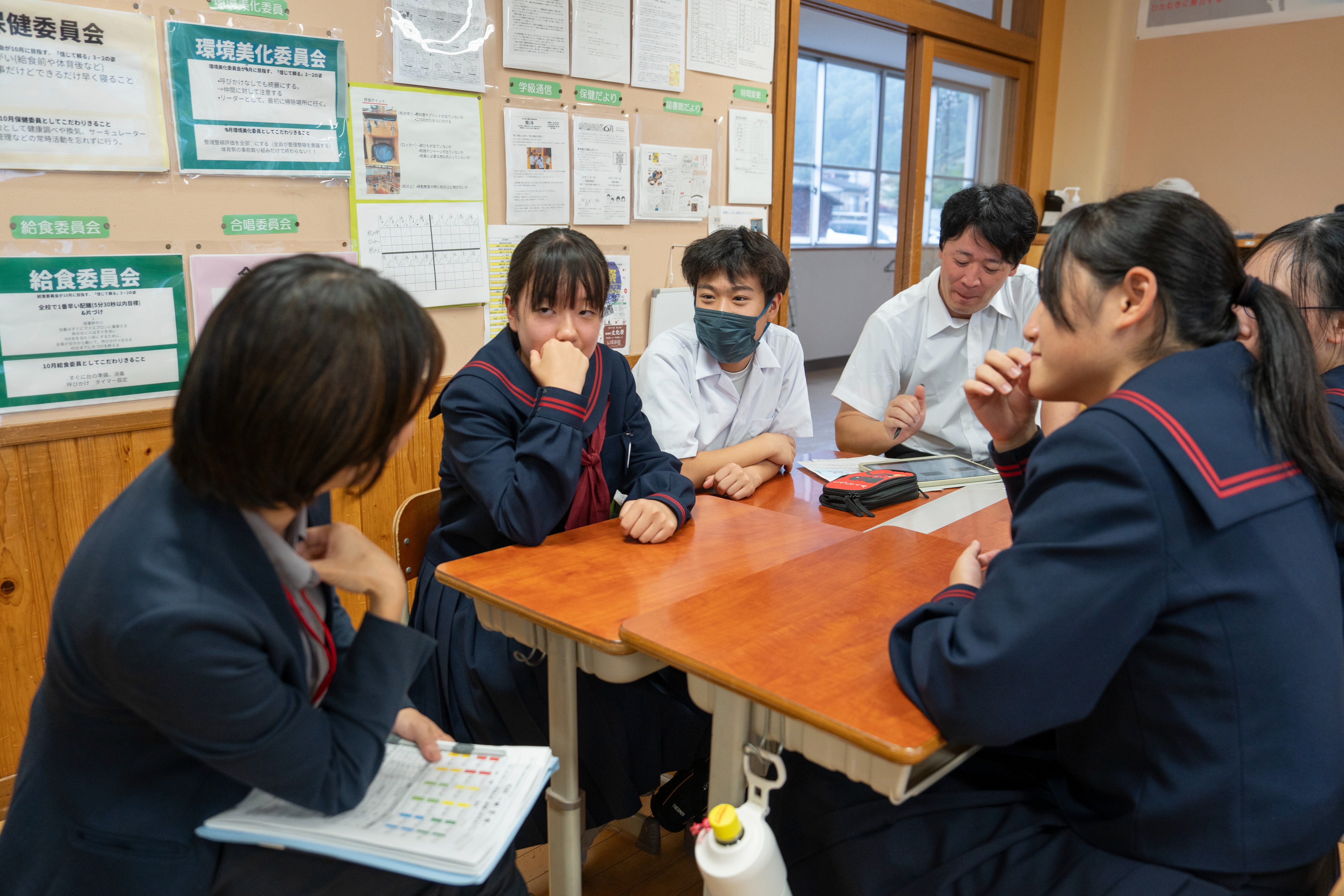 神岡中3年生が授業研究会に参加し意見を交流