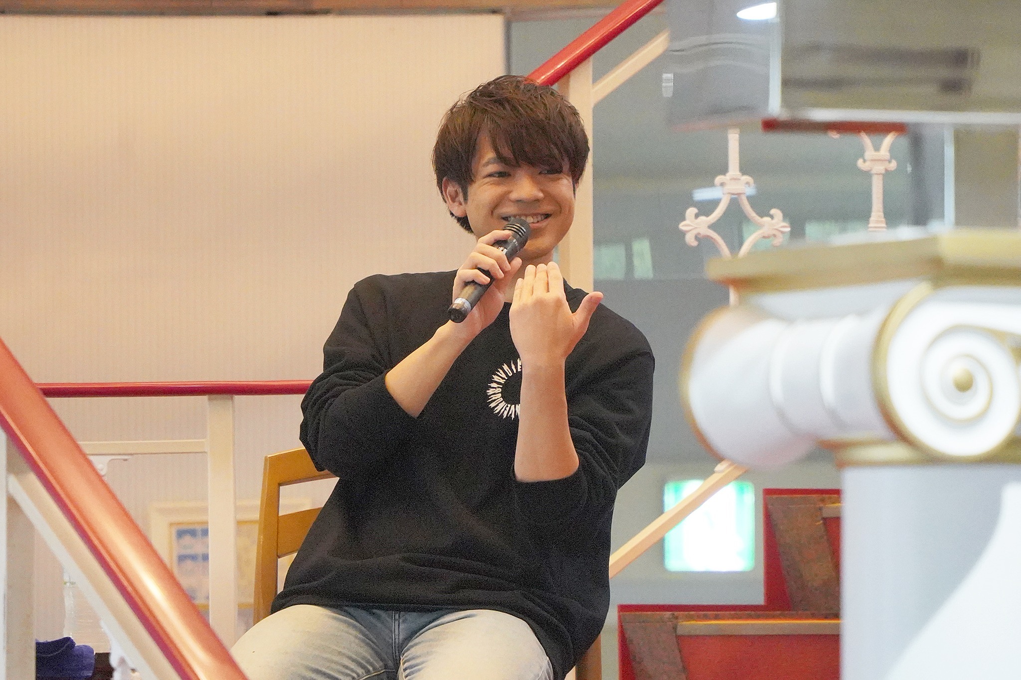 まんが王国で人気声優のトークショーを開催