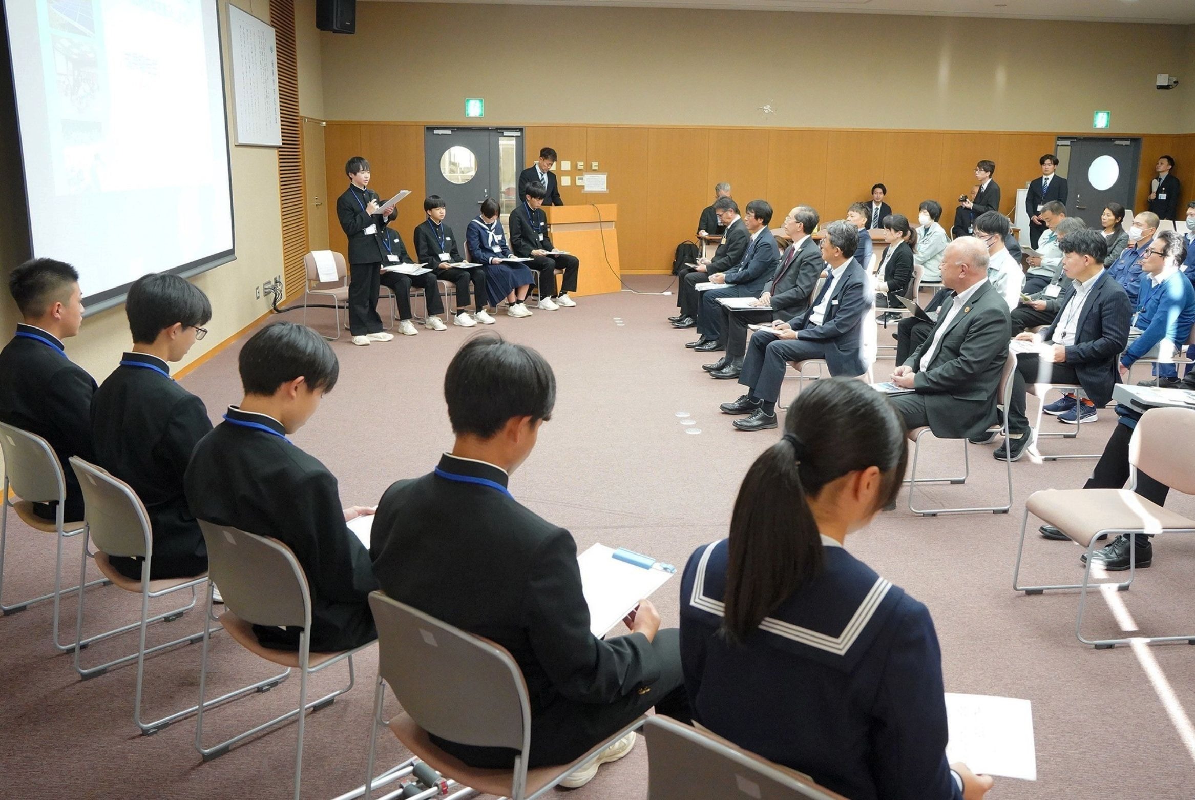 古川中3年生有志が取り組んだ脱炭素の取組みの成果を発表