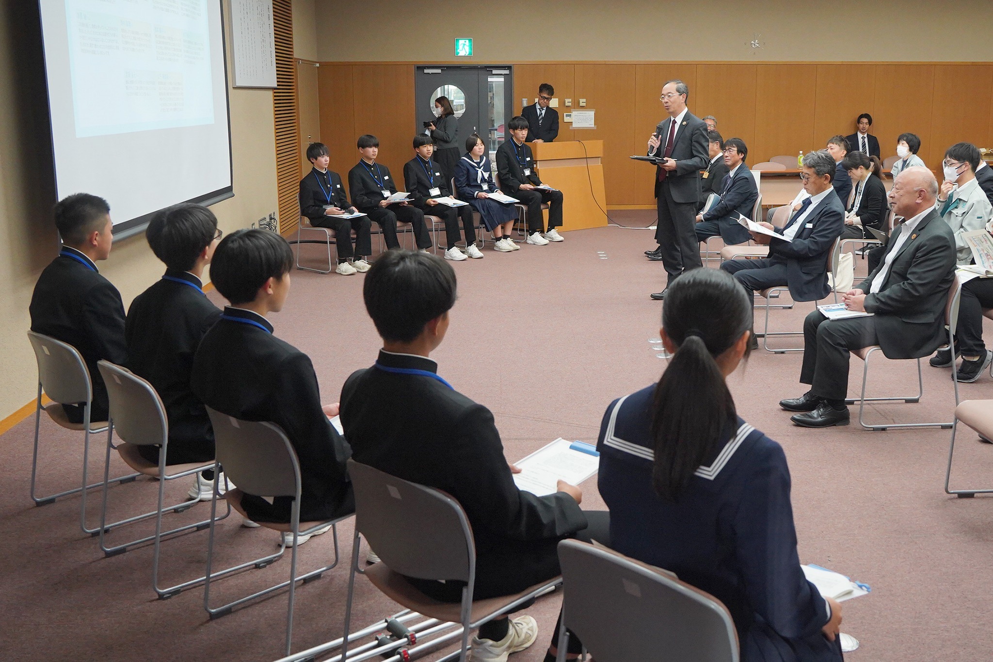 古川中3年生有志が取り組んだ脱炭素の取組みの成果を発表