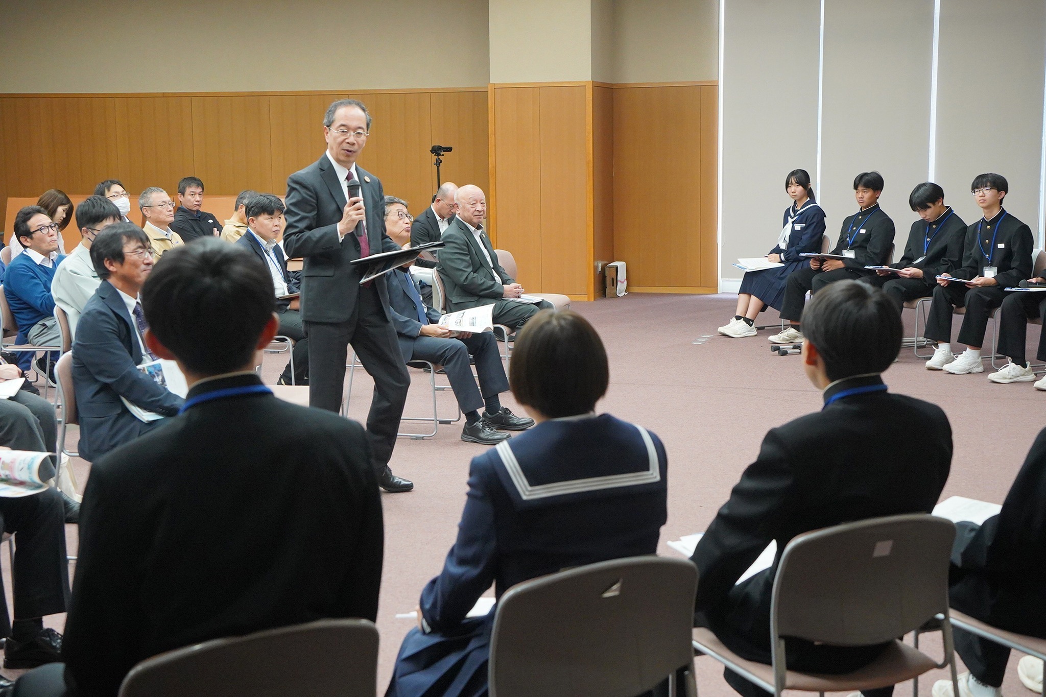 古川中3年生有志が取り組んだ脱炭素の取組みの成果を発表