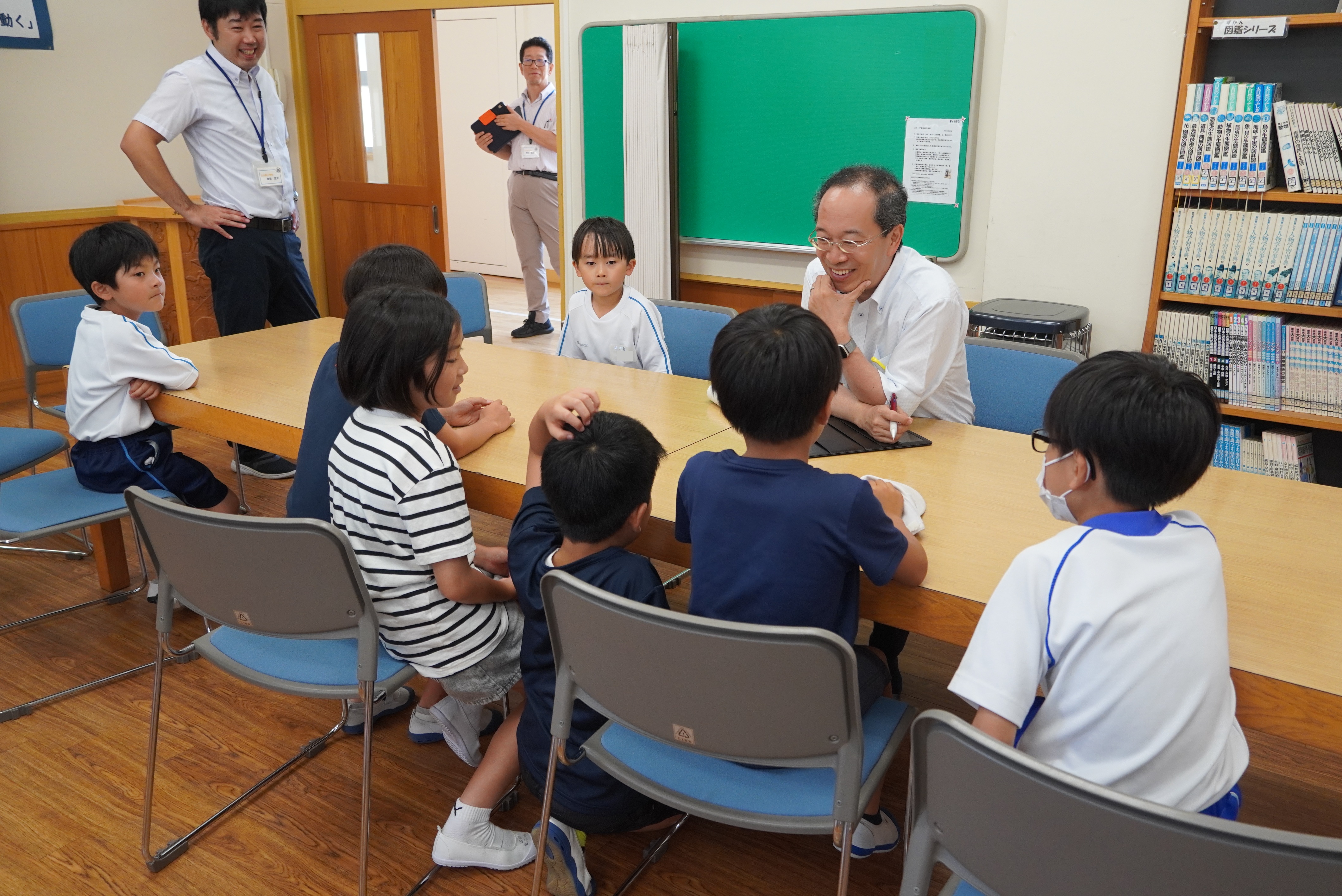 都竹市長が古川西小学校を訪問し児童と語り合いました