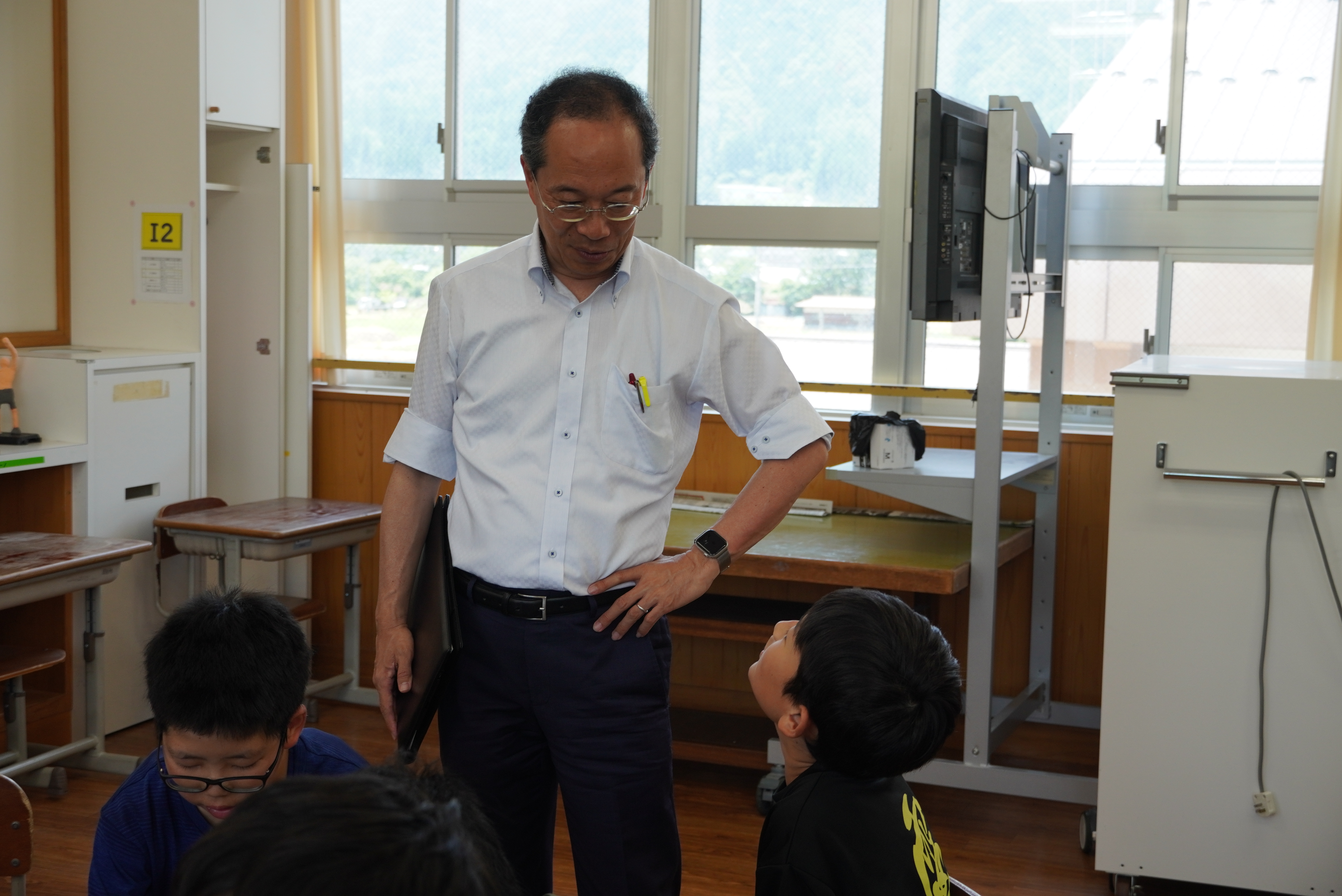 都竹市長が古川西小学校を訪問し児童と語り合いました