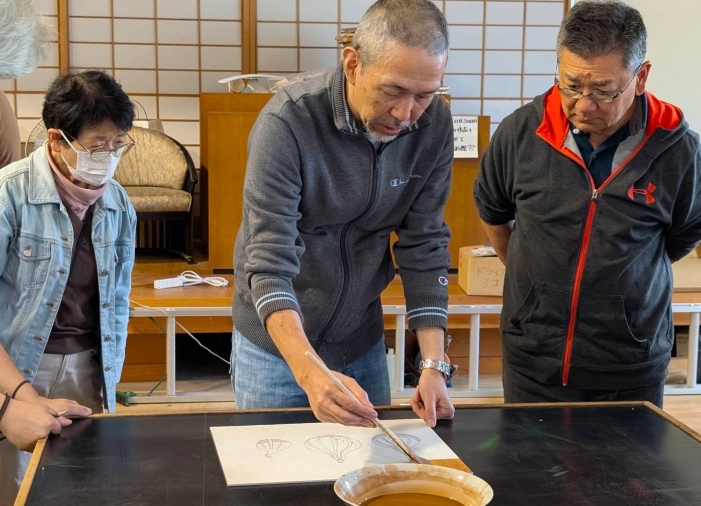 院友・岡部巌氏による「日本画教室」が開かれました